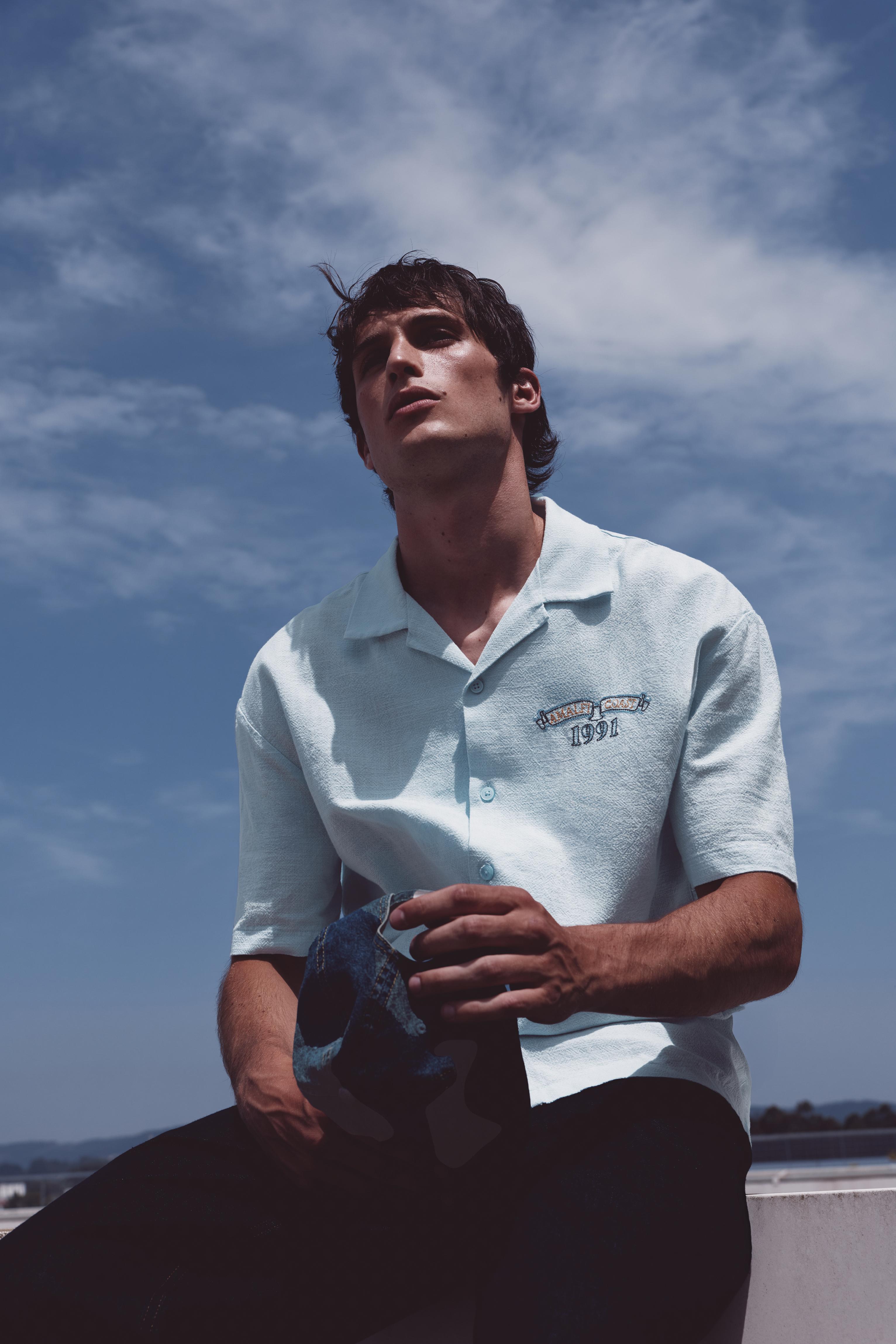 Short sleeve embroidered shirt — Pale blue