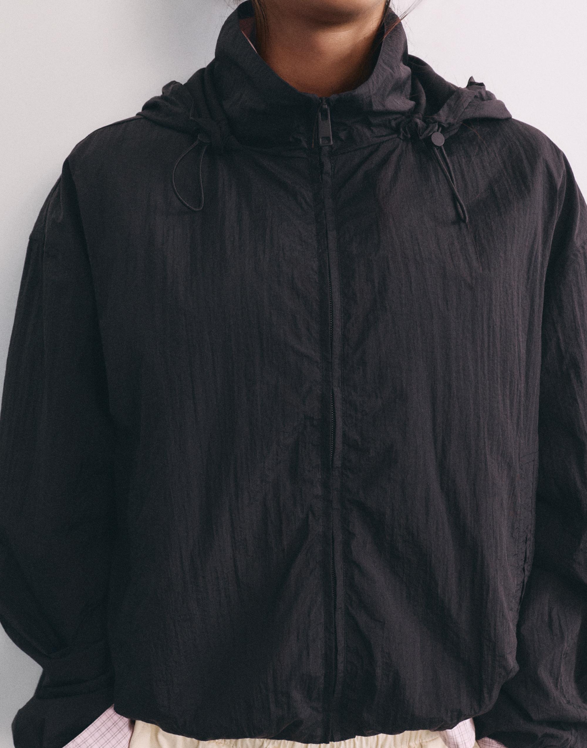 Lightweight hooded jacket — Black