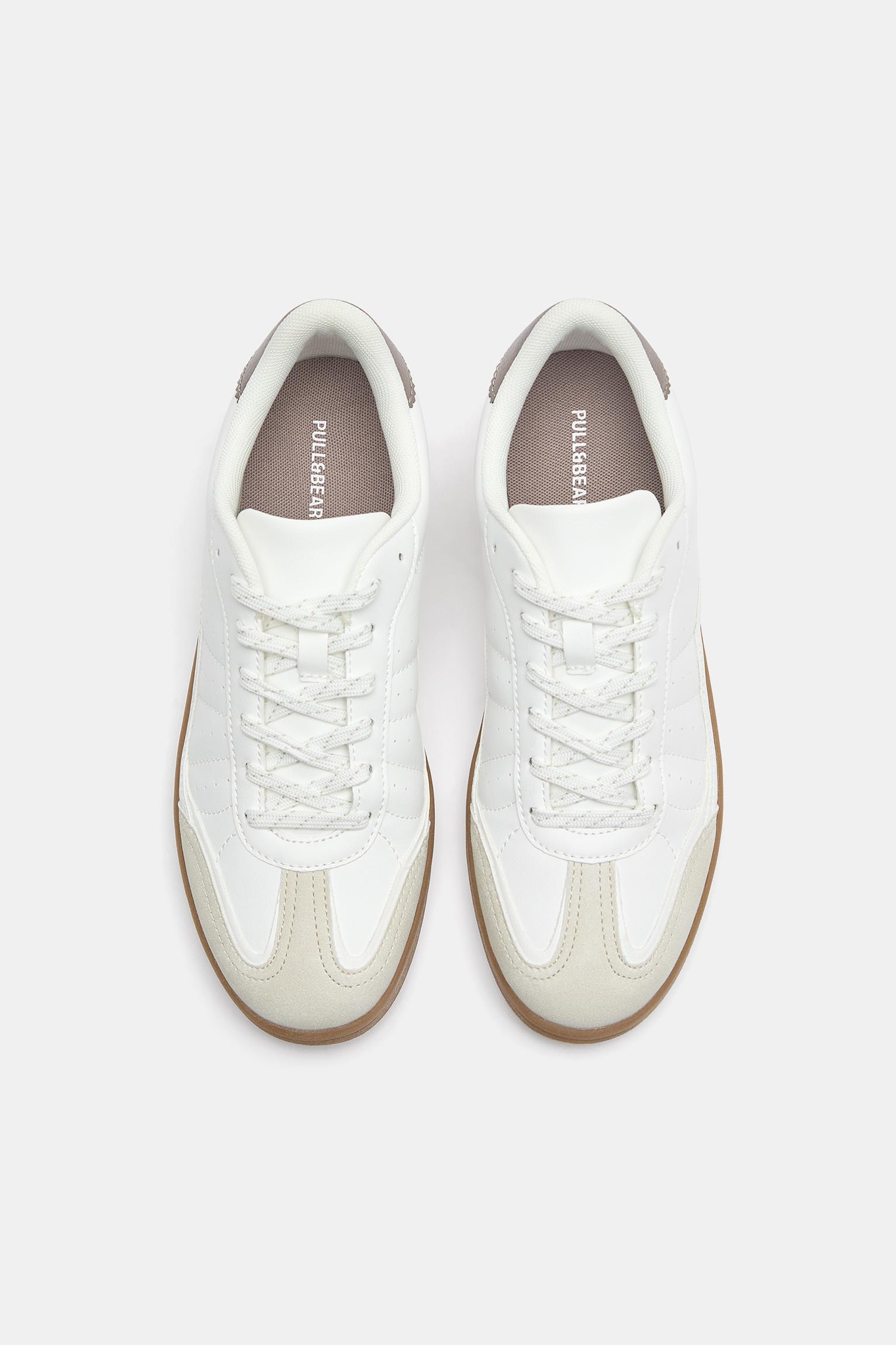 Casual trainers — White