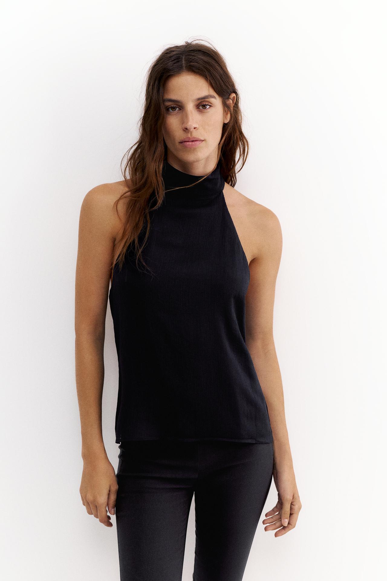 Flowing halter top — Black