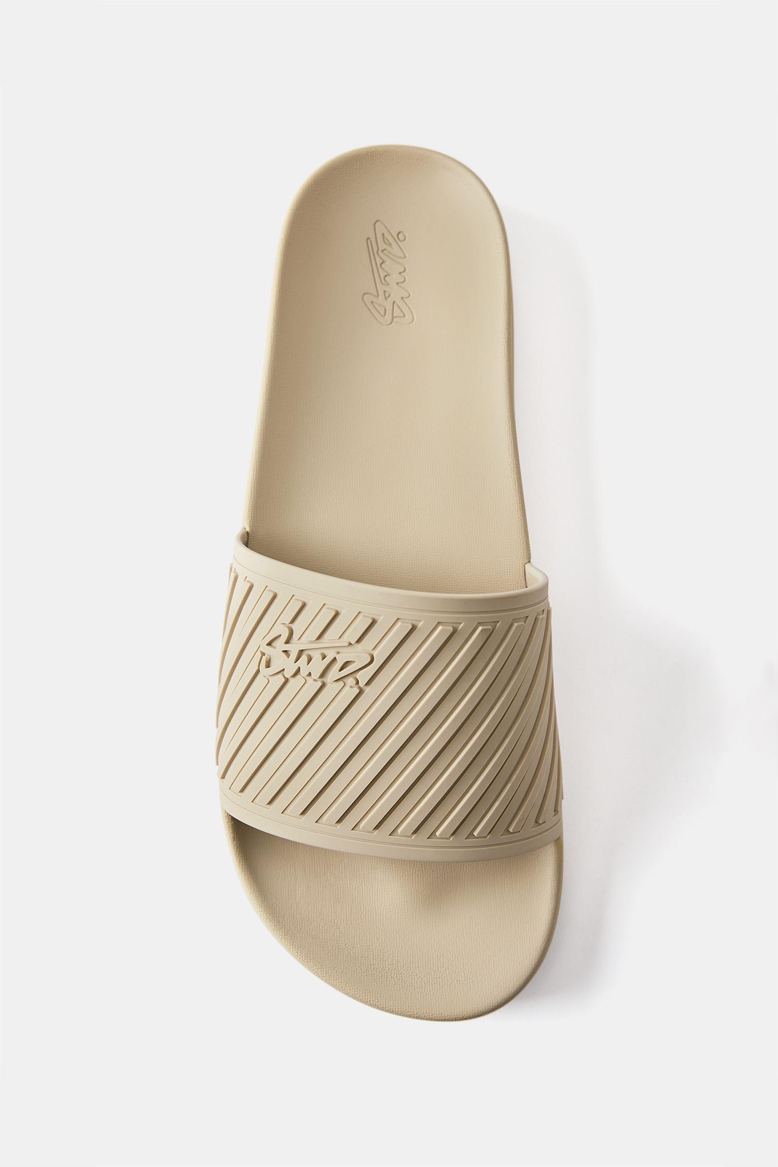 STWD rubberised sandals — Ecru