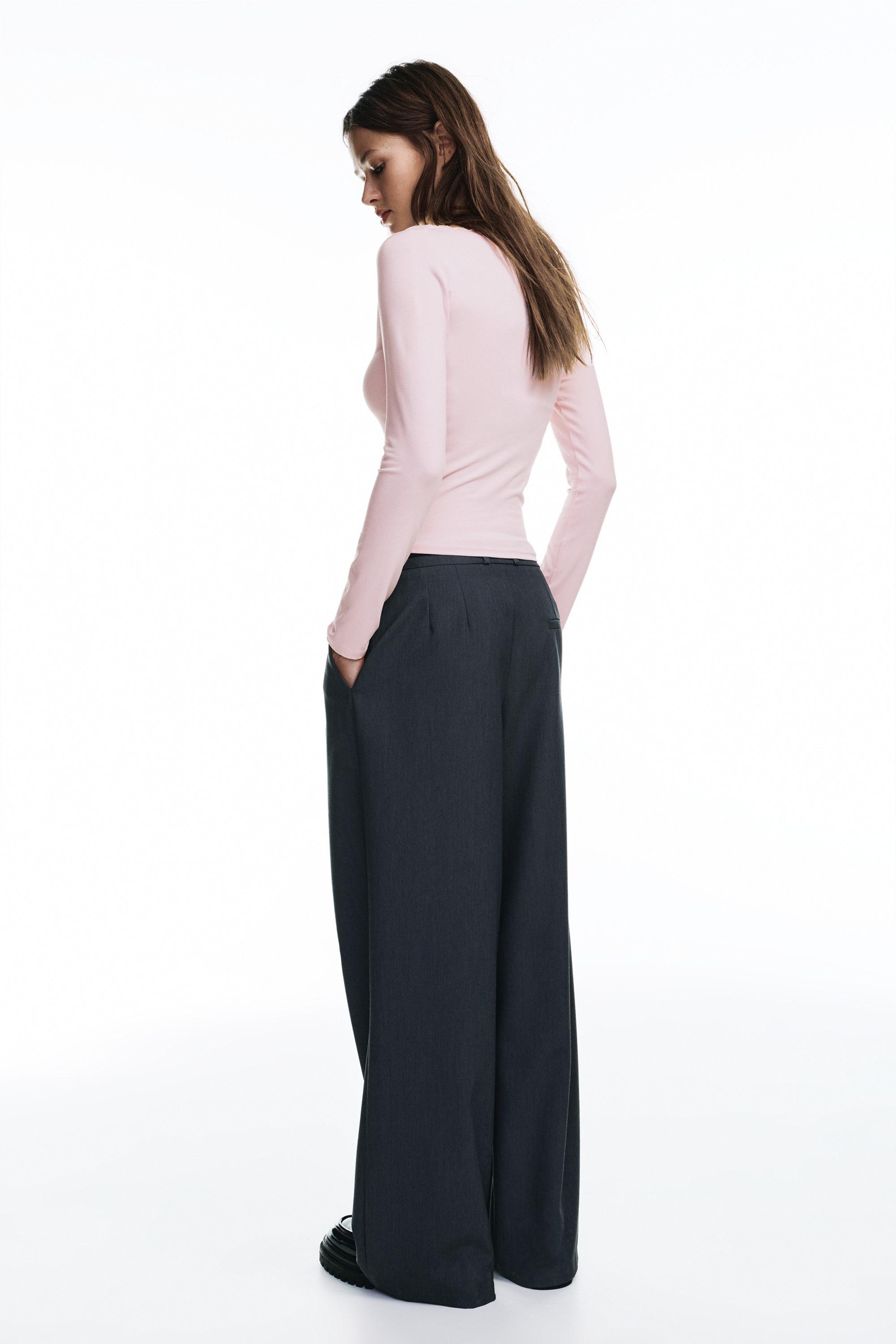 Lace trim neckline T-shirt — Pink