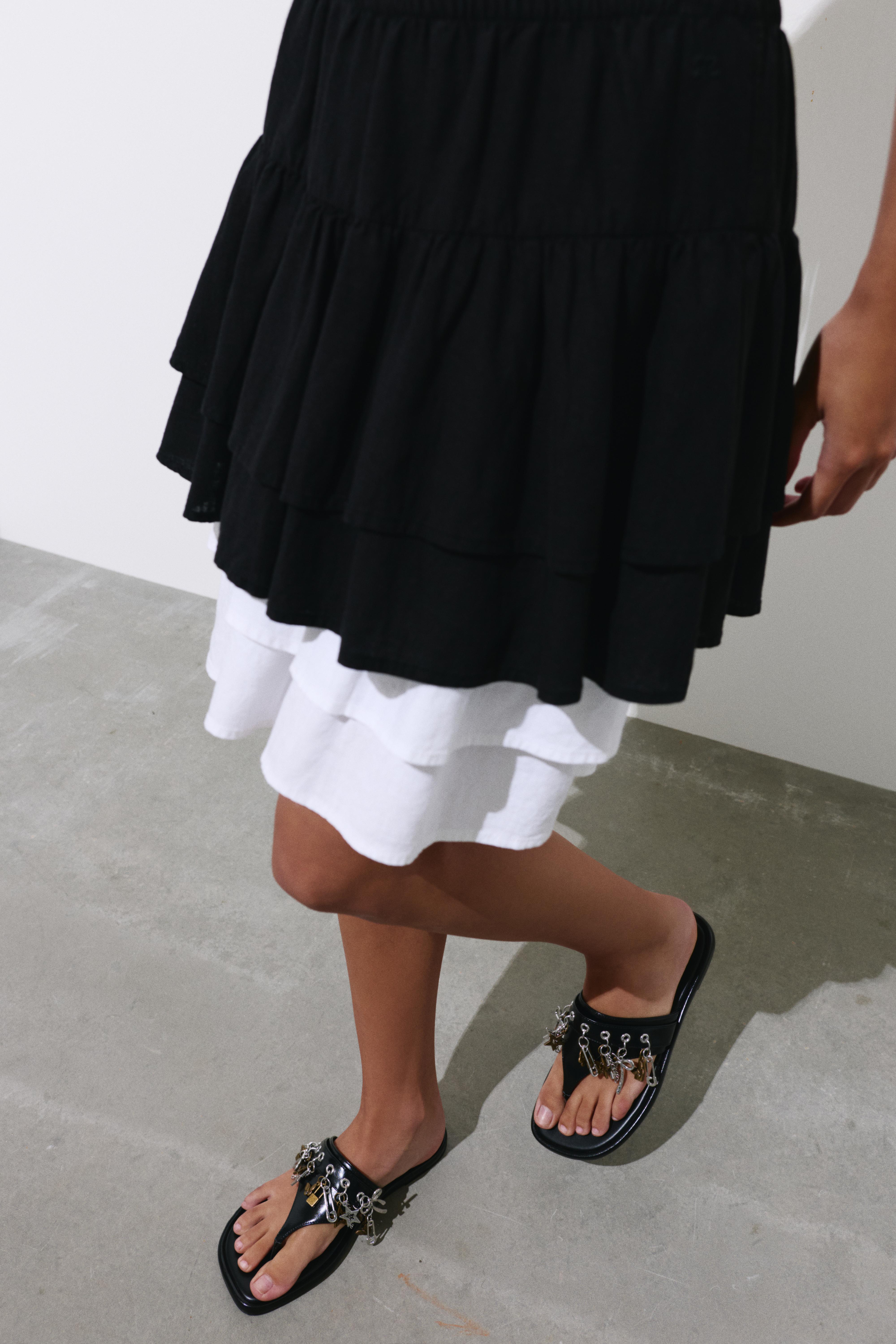 Flat embellished sandals — Black