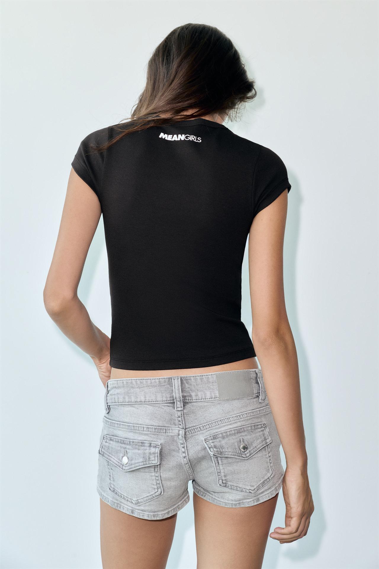 Mean Girls Queen Bee T-shirt — Faded black