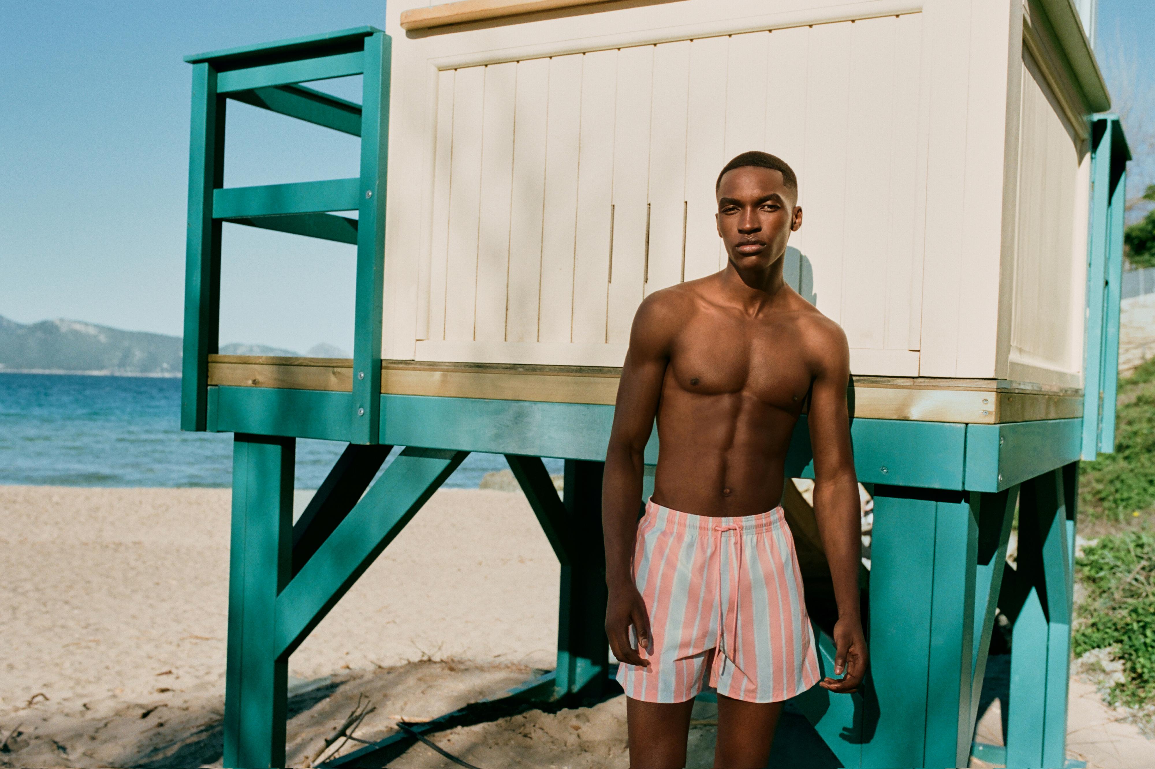 Striped board shorts — Others