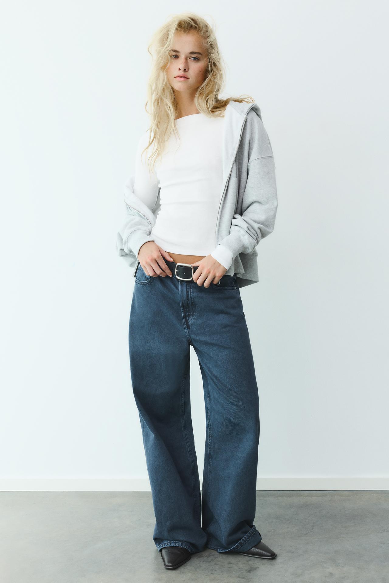 Fitted straight neckline T-shirt — White