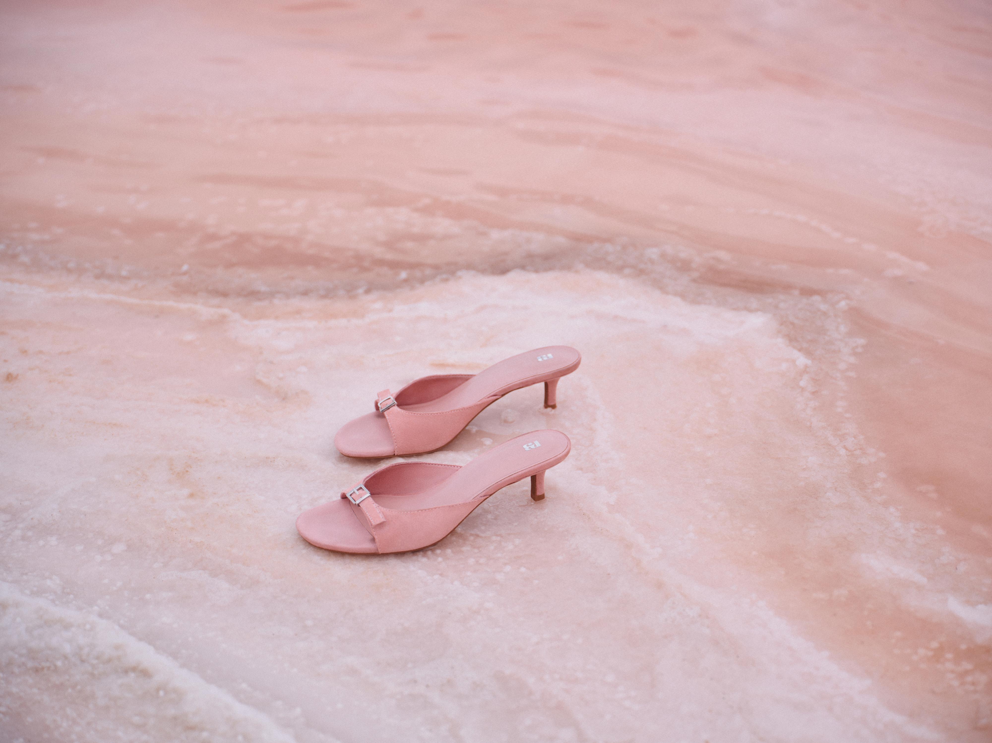 Leather buckled heeled mules — Pink