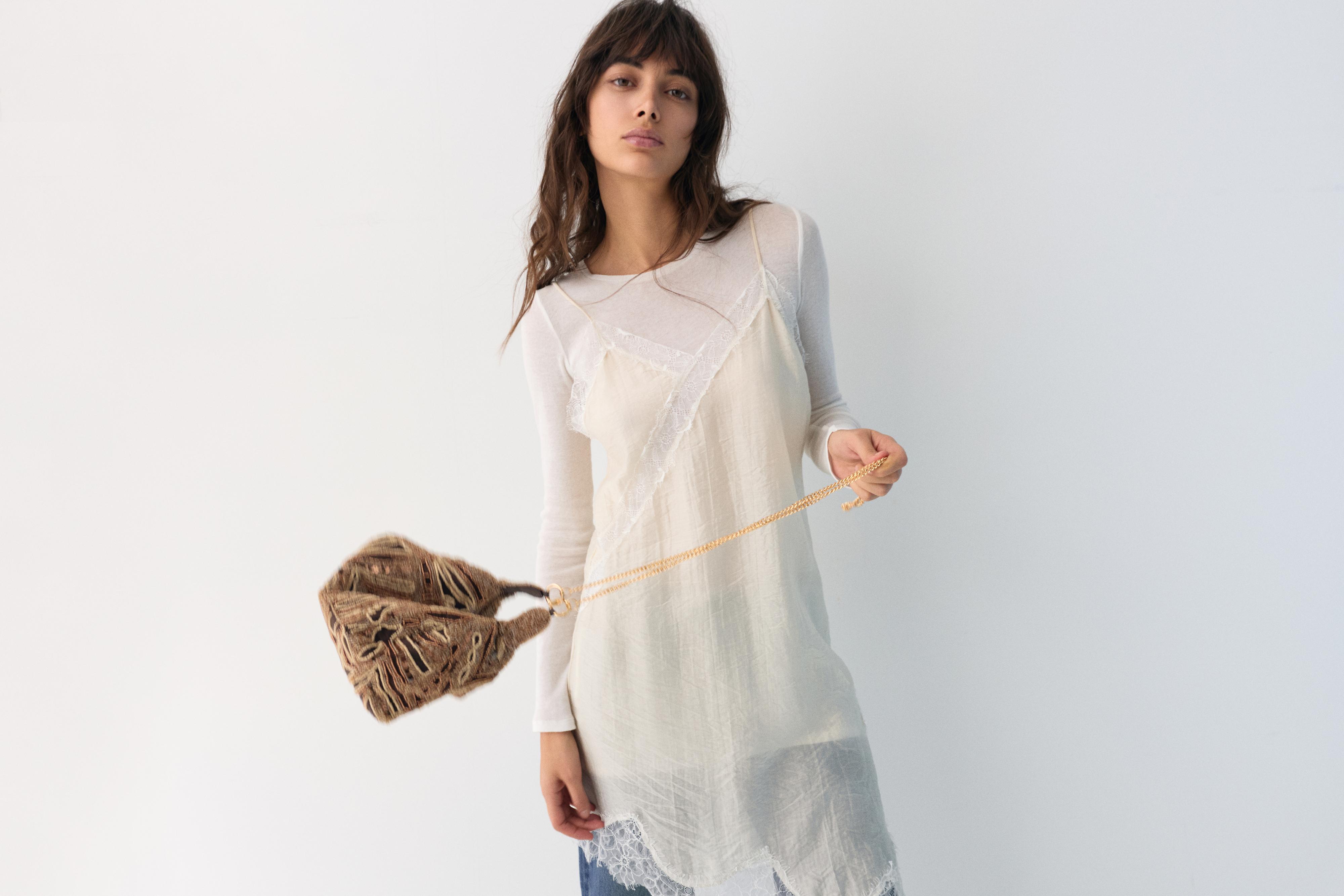 Beaded bag — Brown
