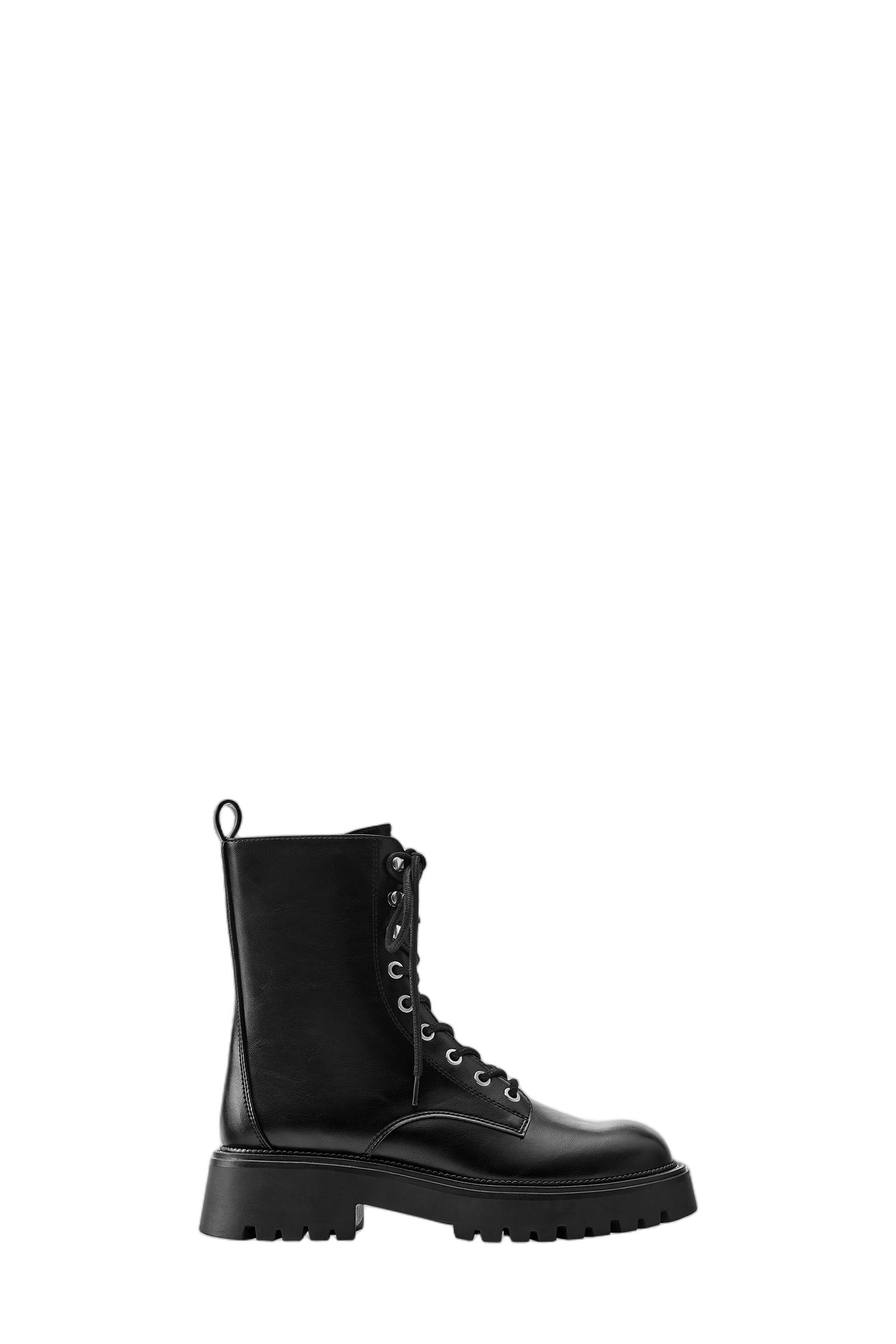 Lace-up flat ankle boots — Black