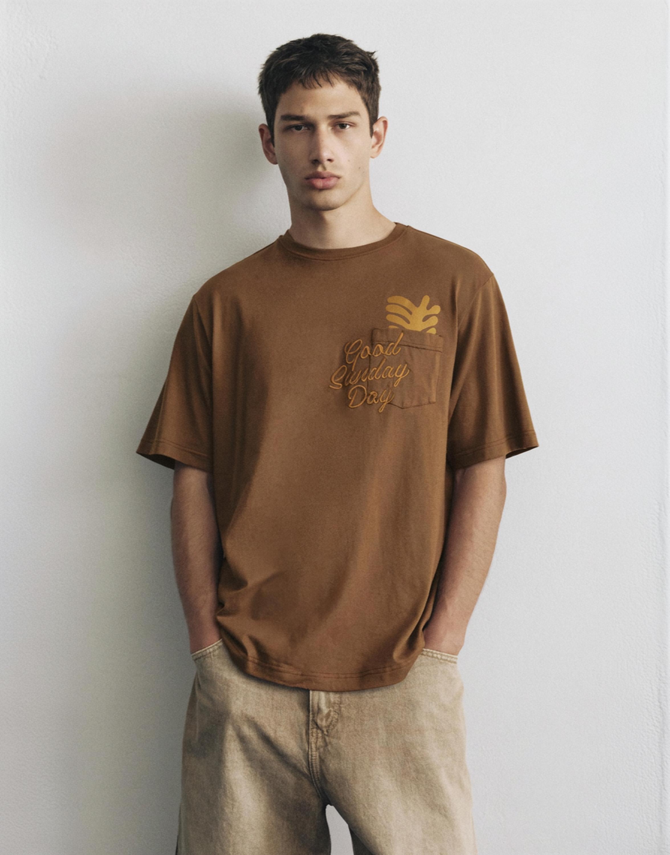 Boxy-fit graphic pocket T-shirt — Brown