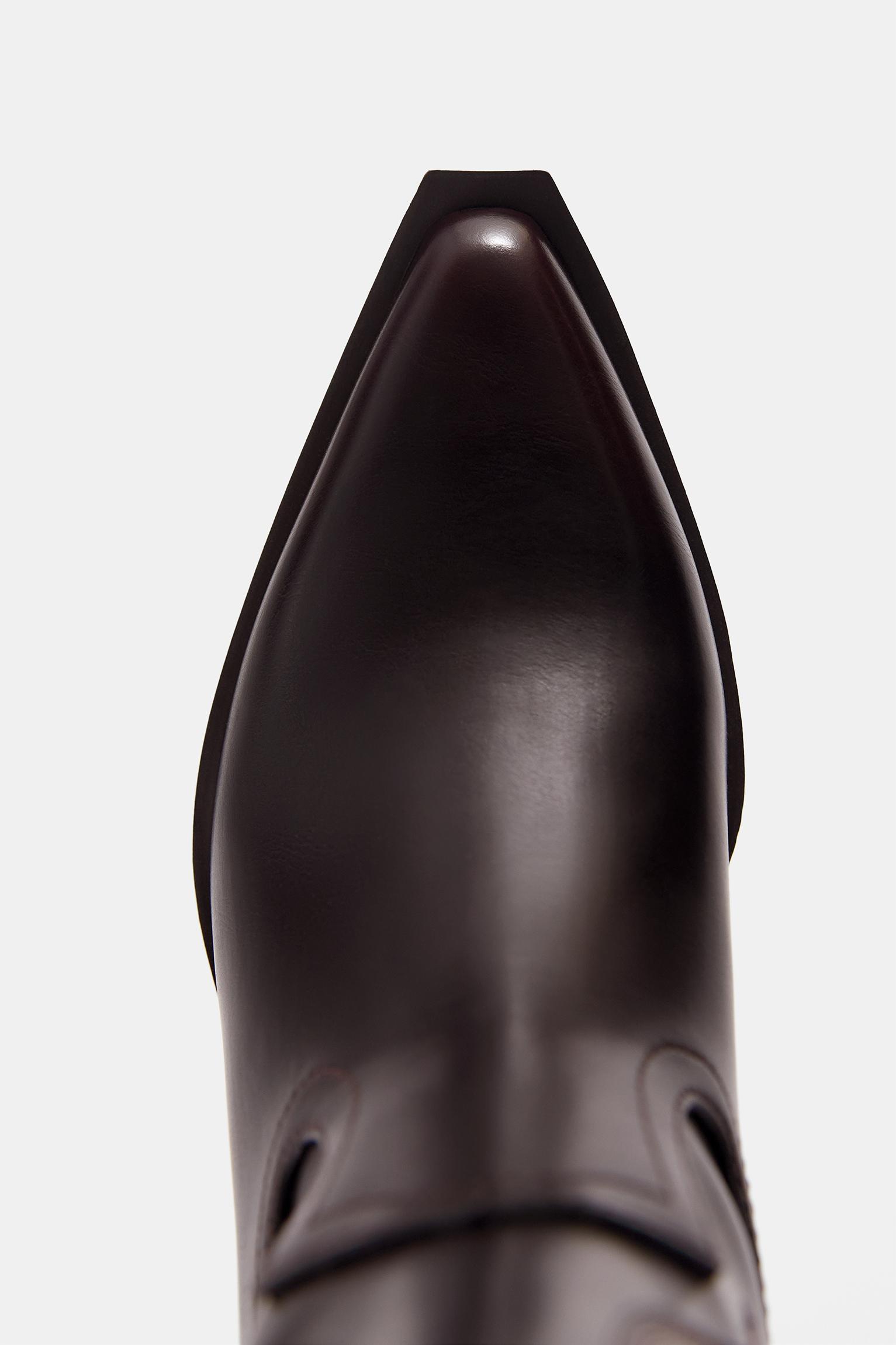 cowboy boots — Maroon