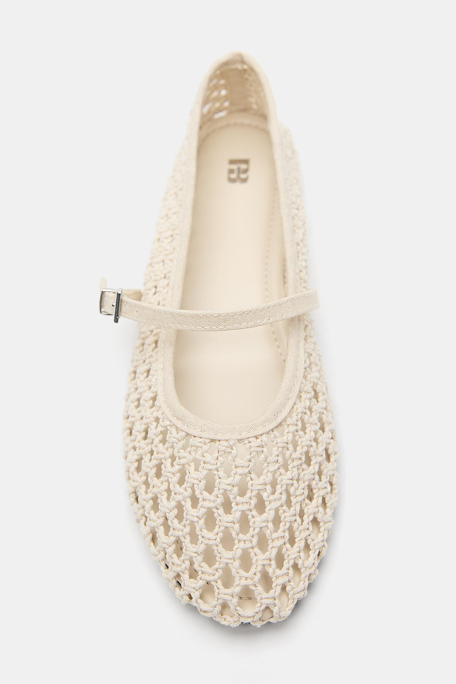 Crochet ballerina shoes — Ecru