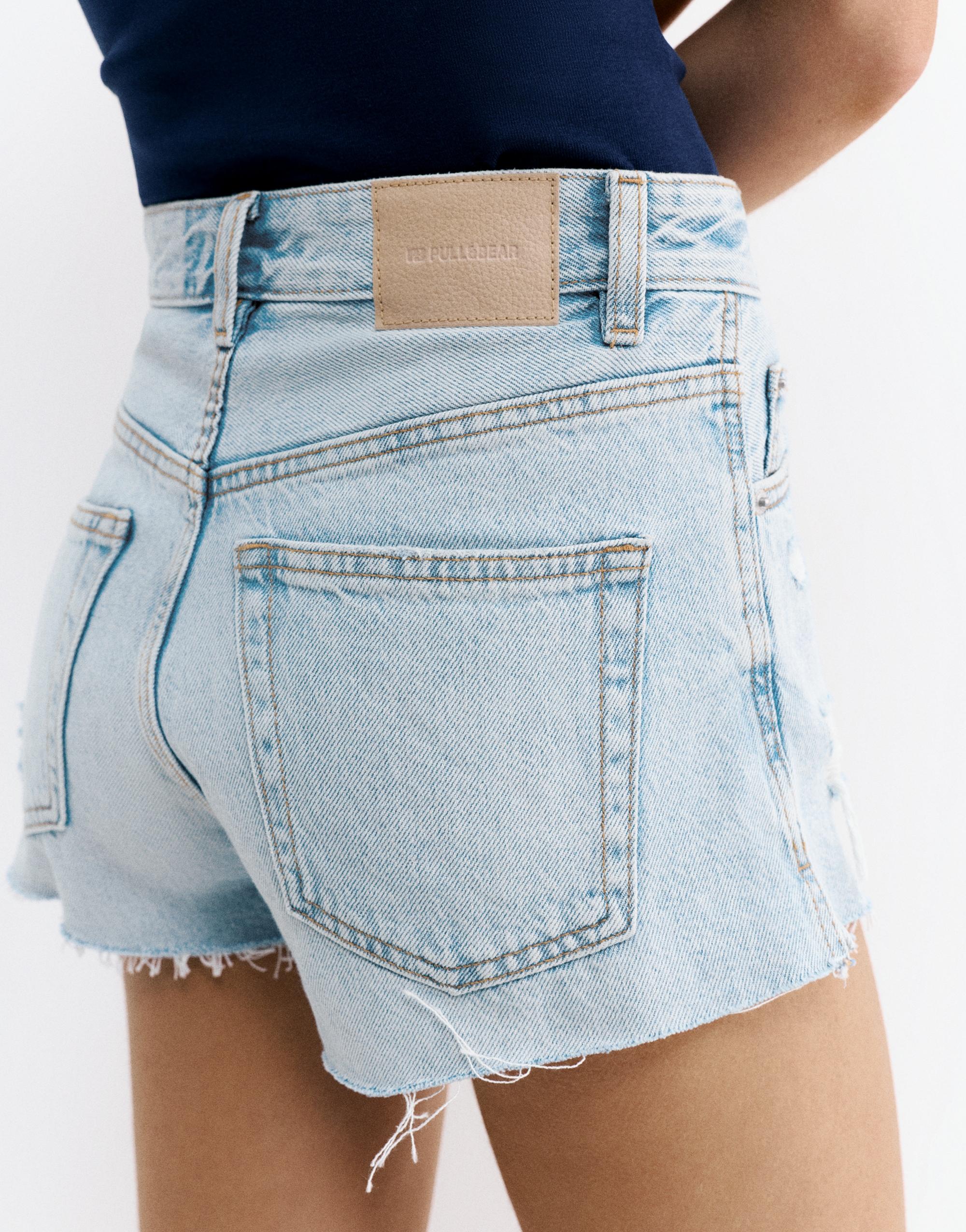Mom fit ripped denim shorts — Pale blue