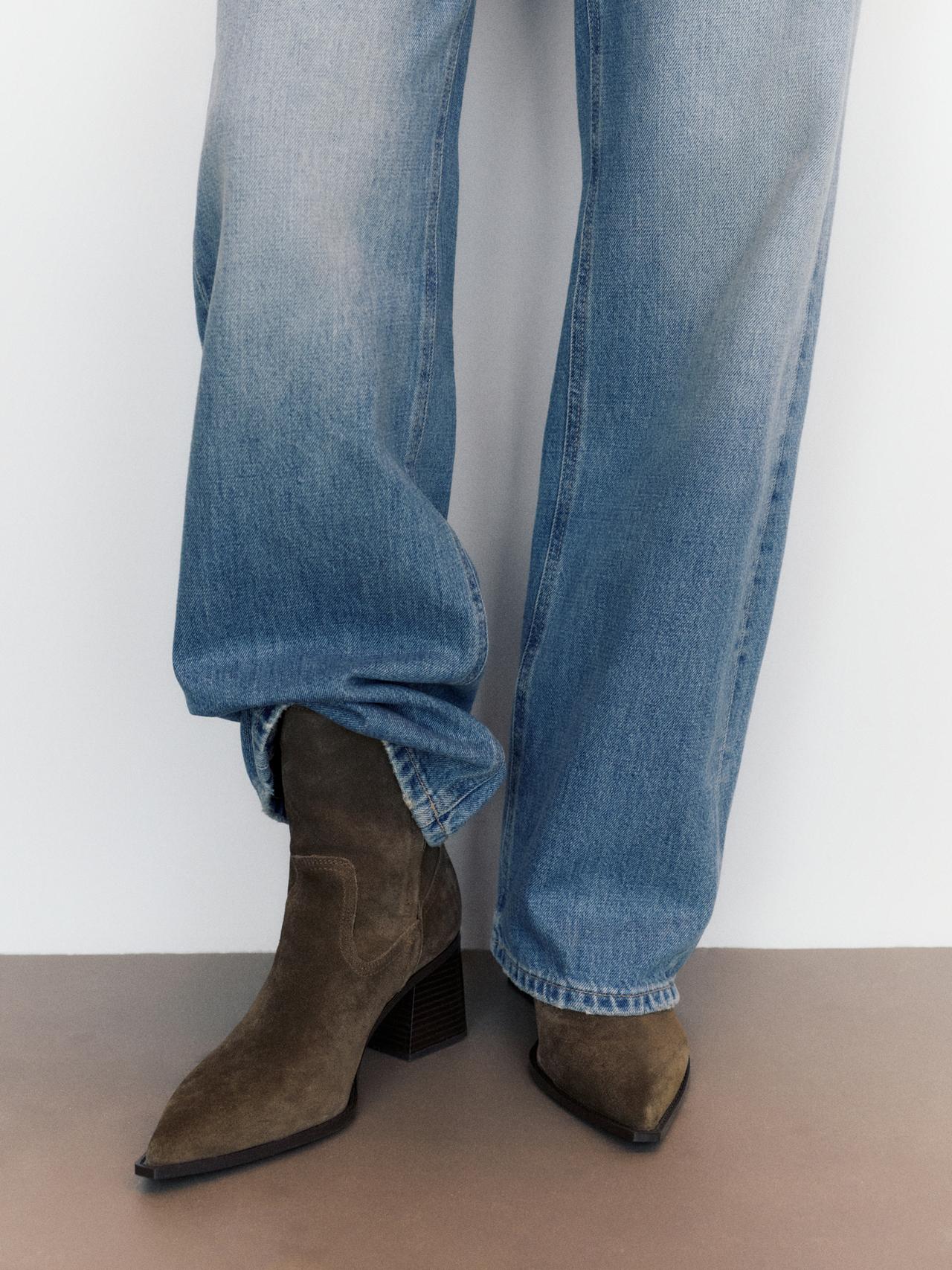 Leather heeled ankle boots — Brown