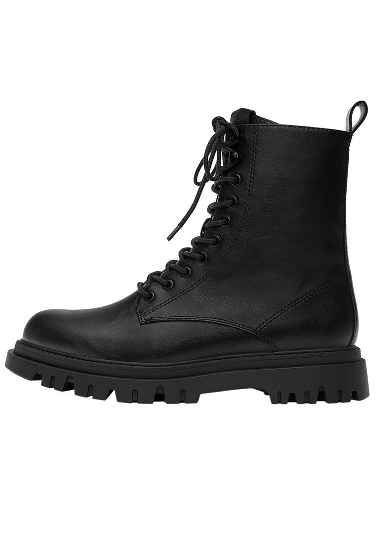 Lace-up lined boots — Black