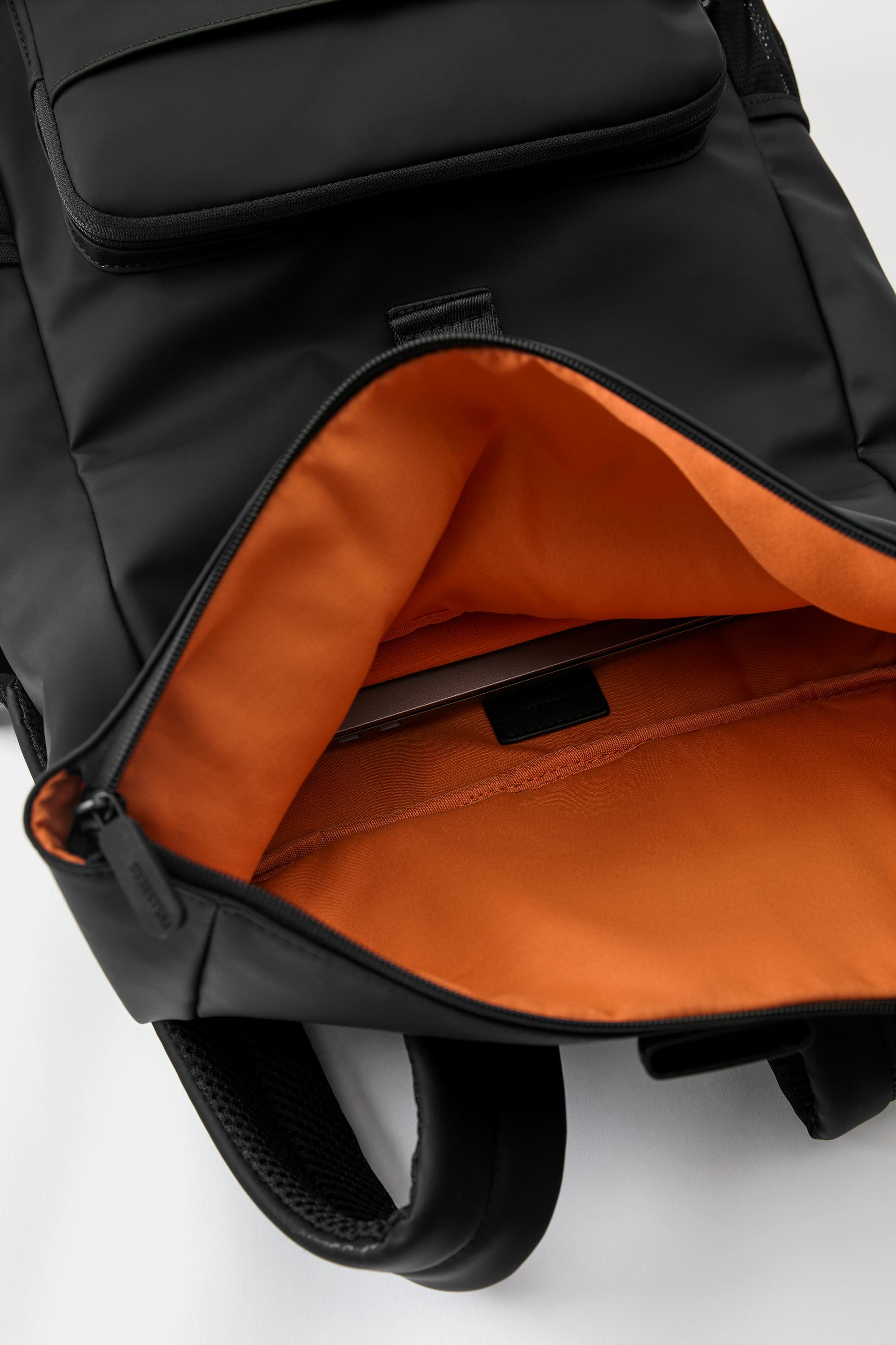 Rubberised flap backpack — Black