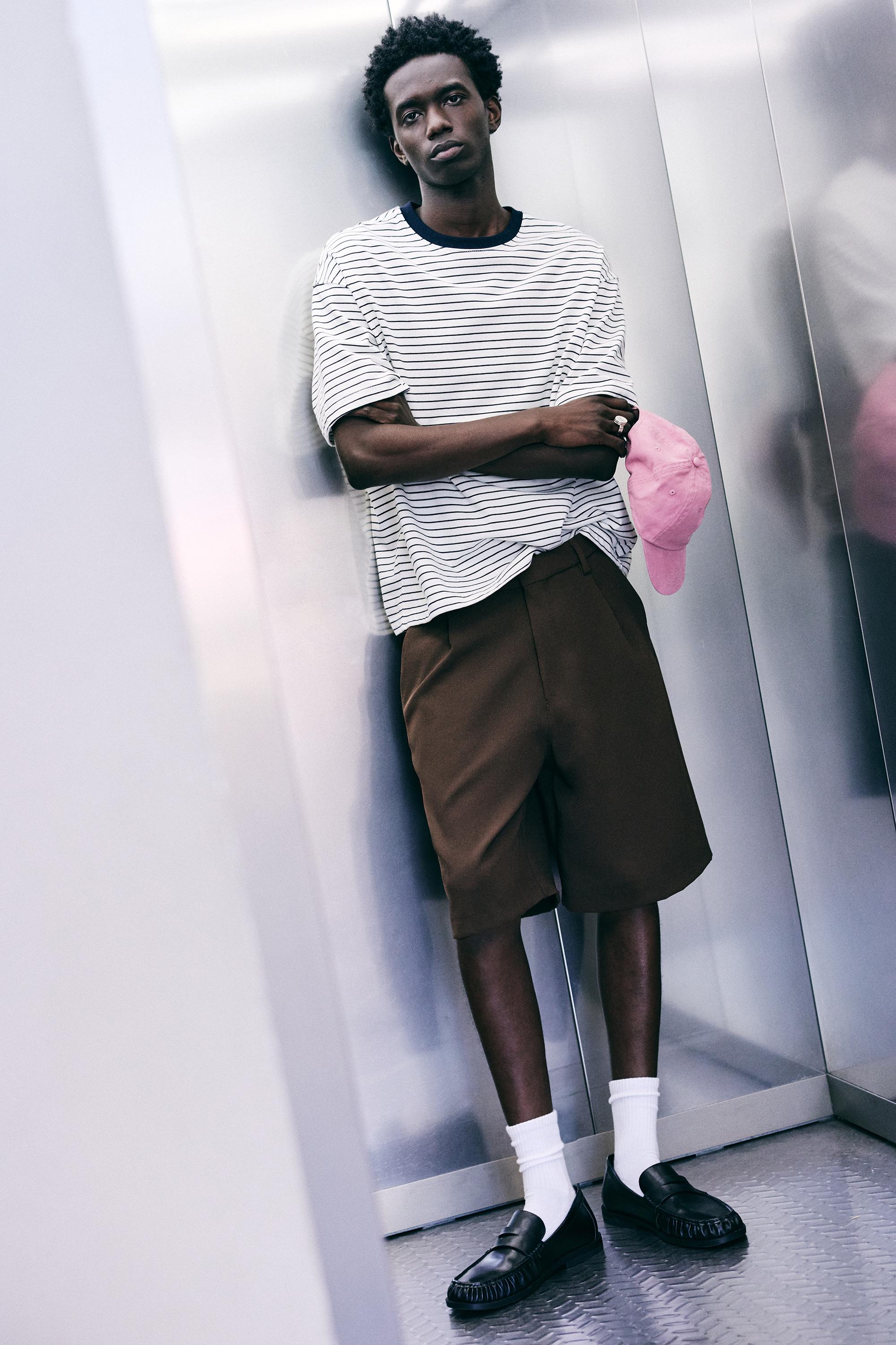 Smart Bermuda shorts with pleats — Chocolate