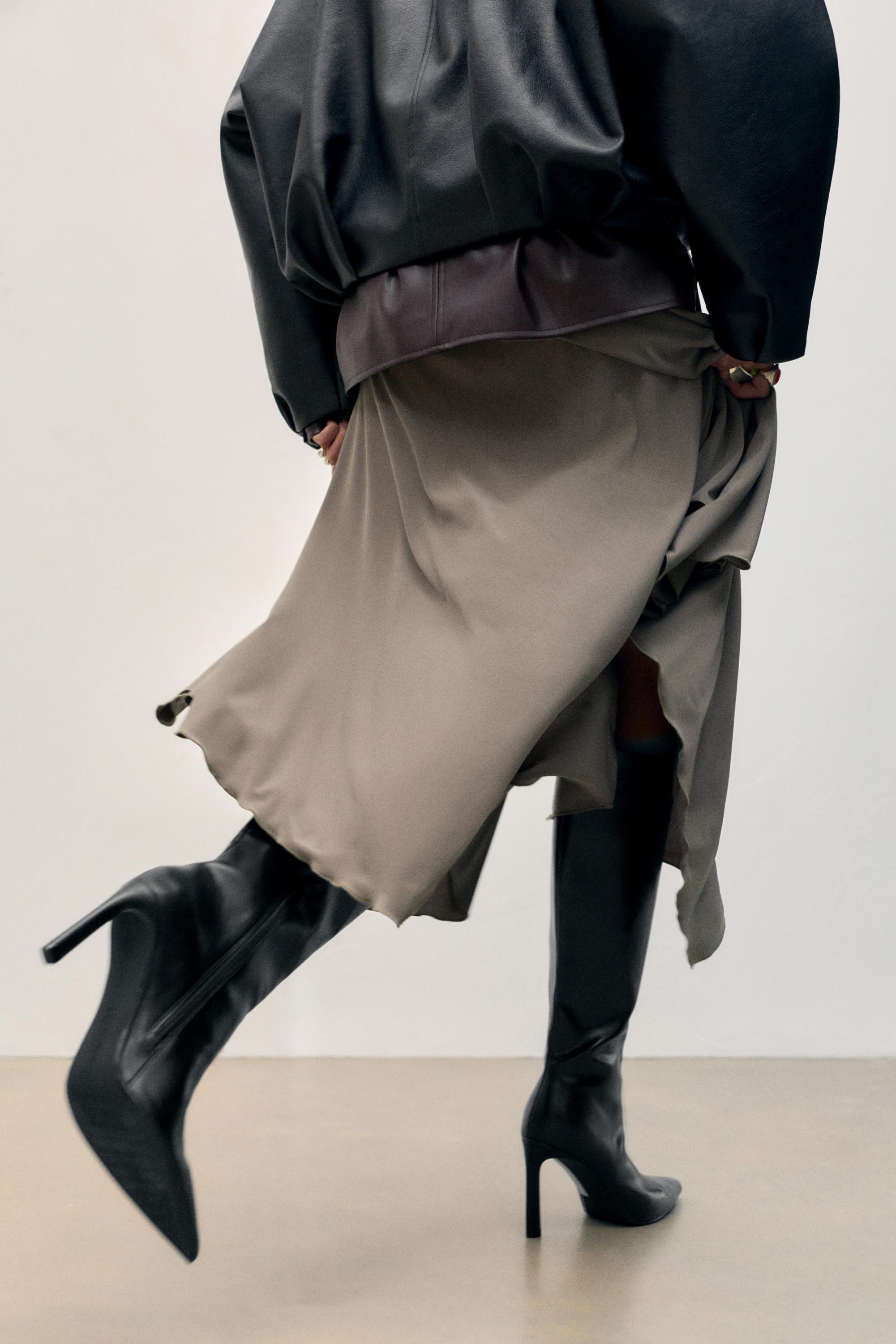 High-heel boots — Black