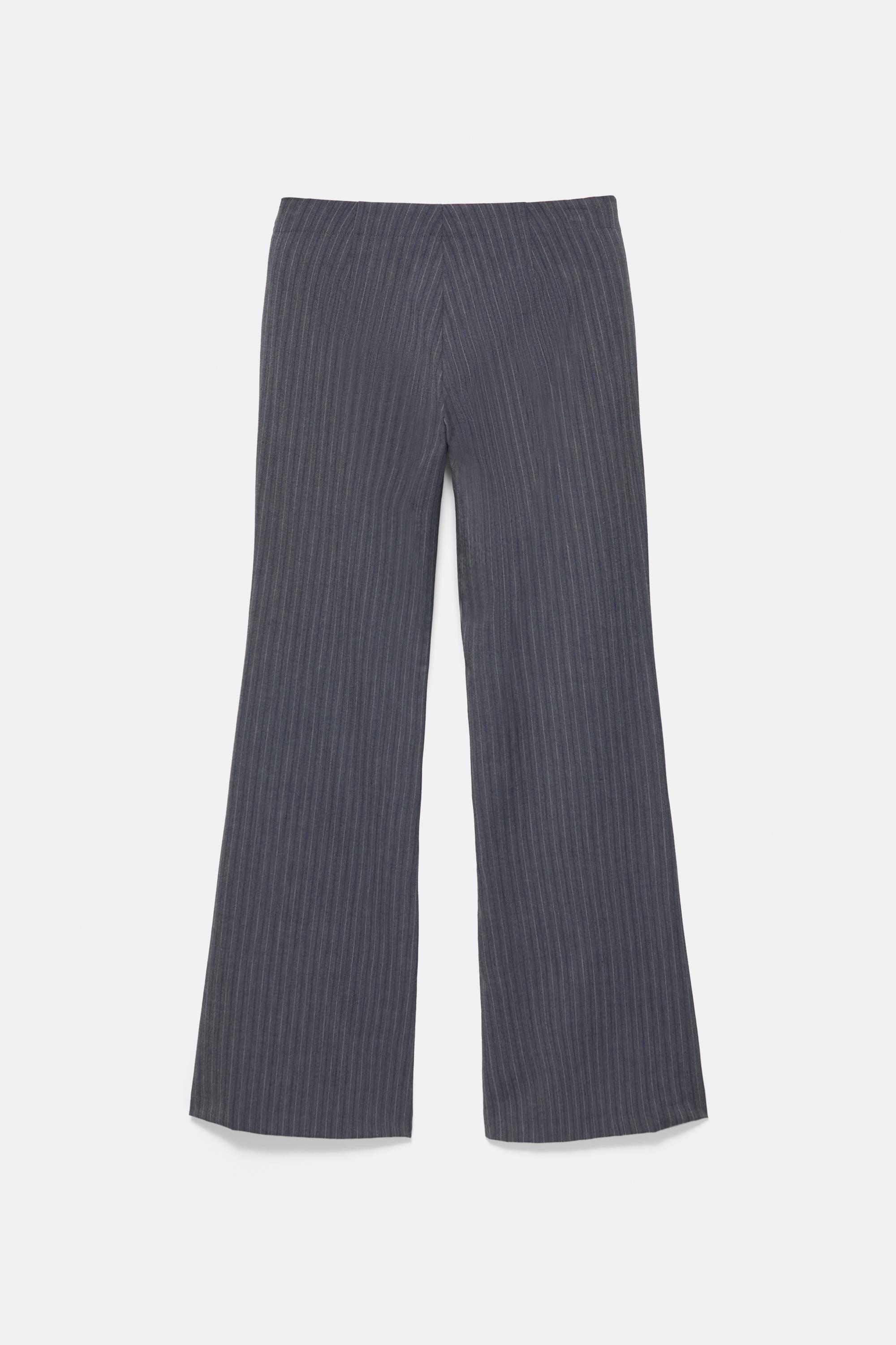 Pull&Bear Çan kesim çizgili kemerli pantolon