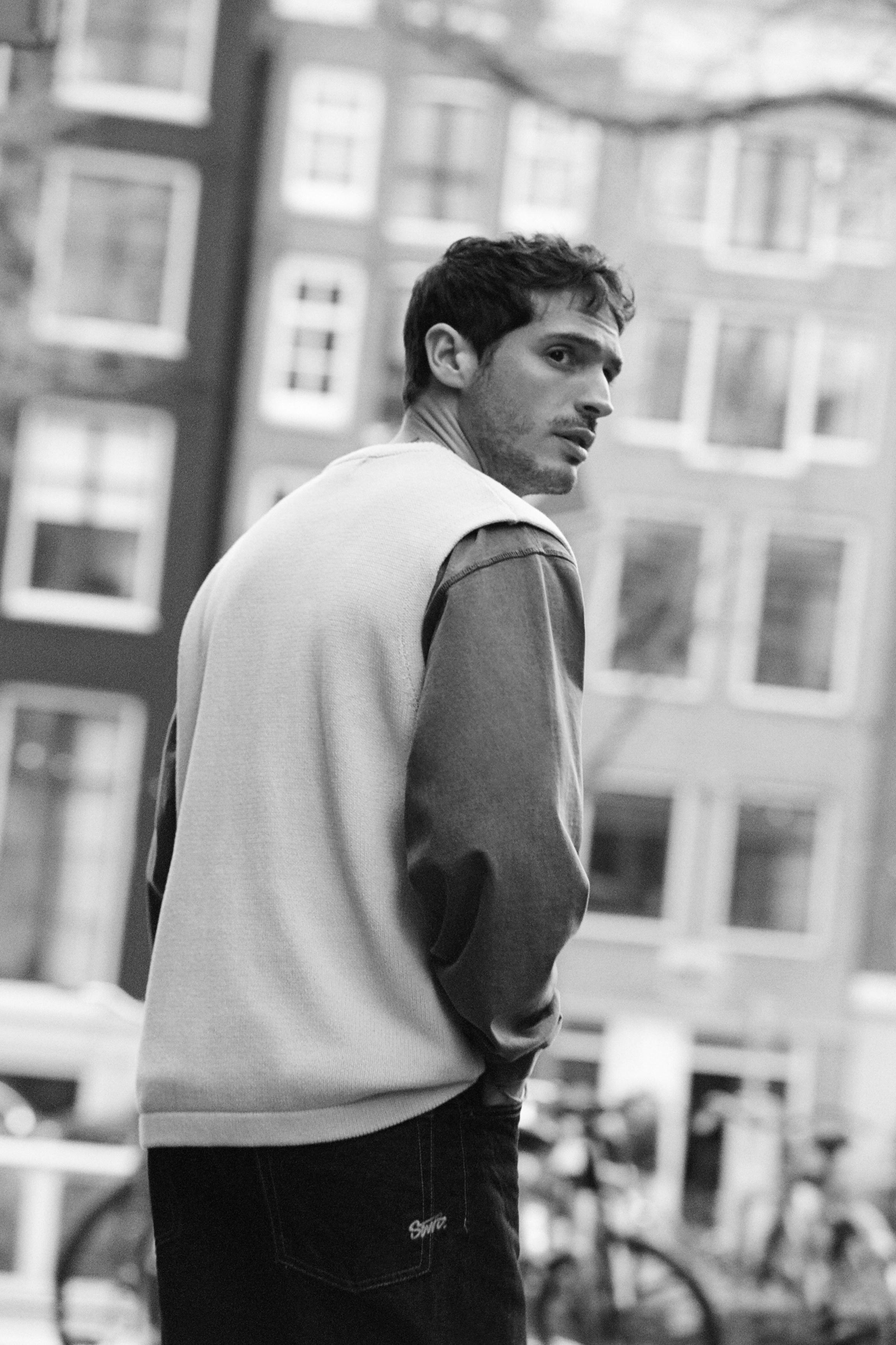 Knit vest — Off white