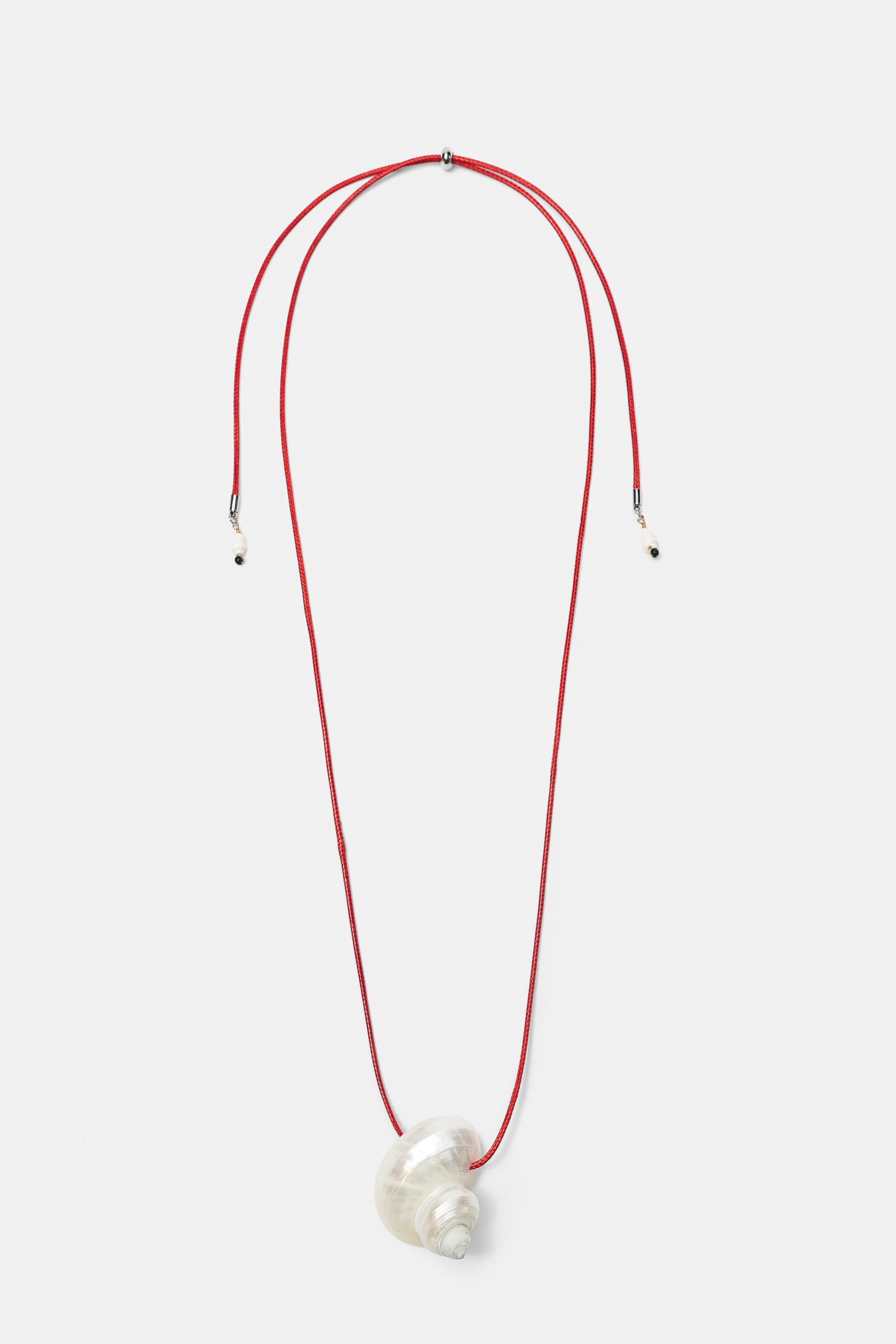 Shell pendant necklace — Ice