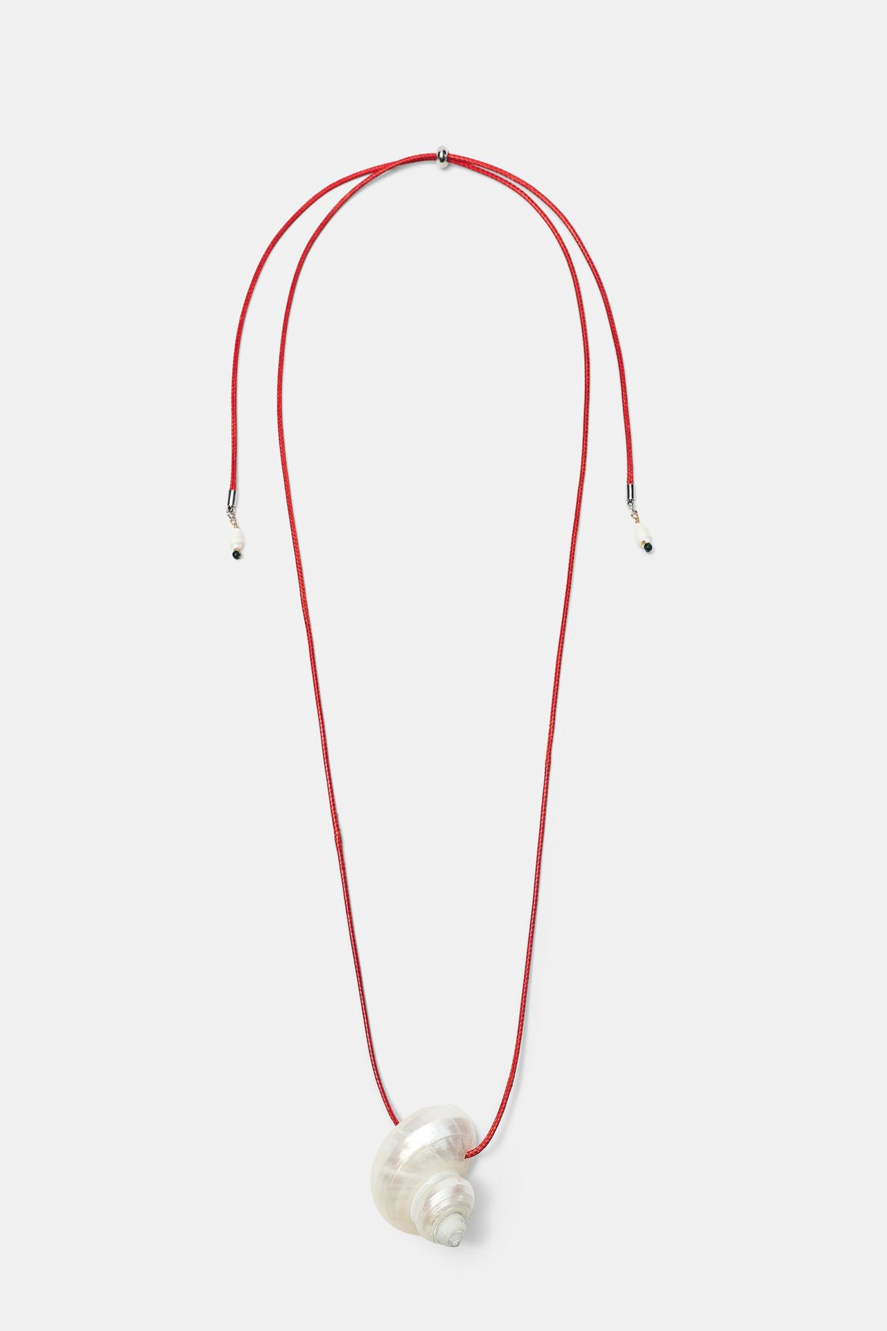 Shell pendant necklace — Ice