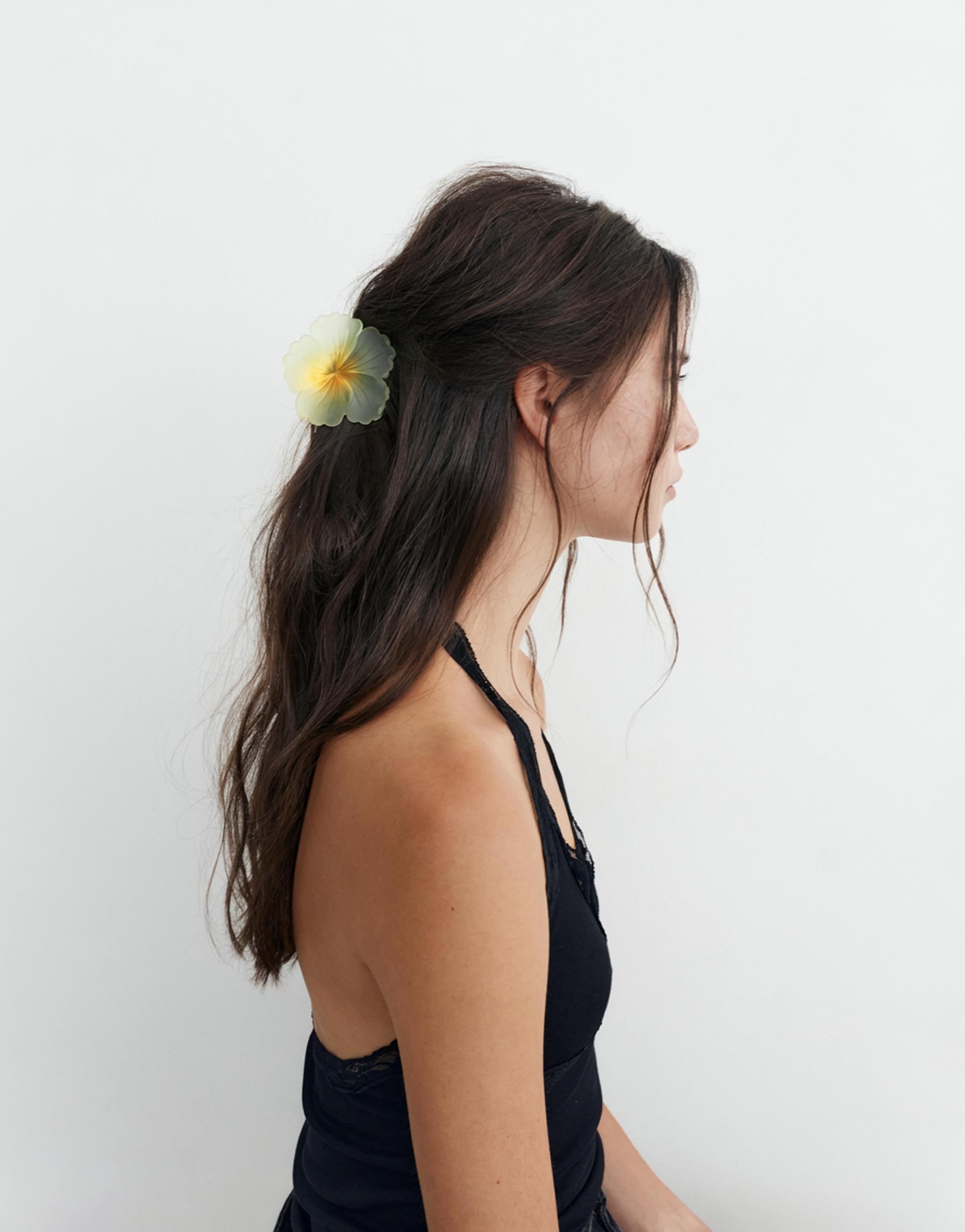 Flower hair clip — Yellow