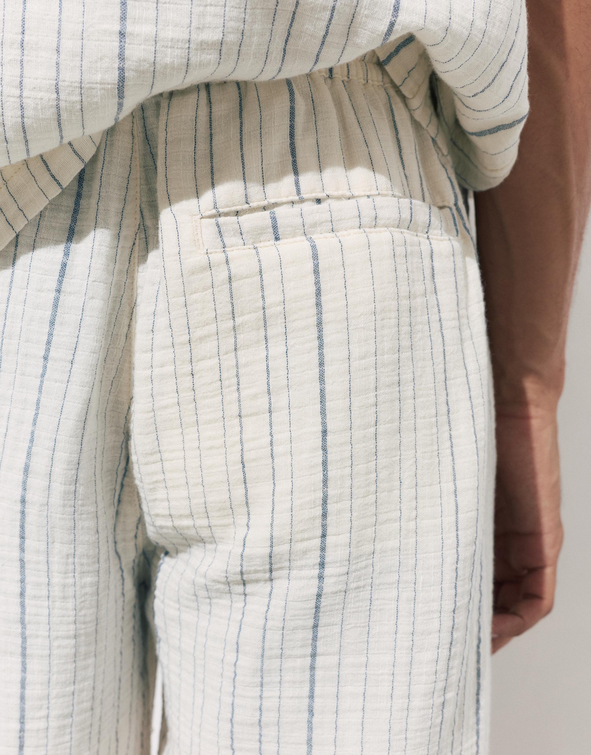 Striped jogger Bermuda shorts — White/Navy