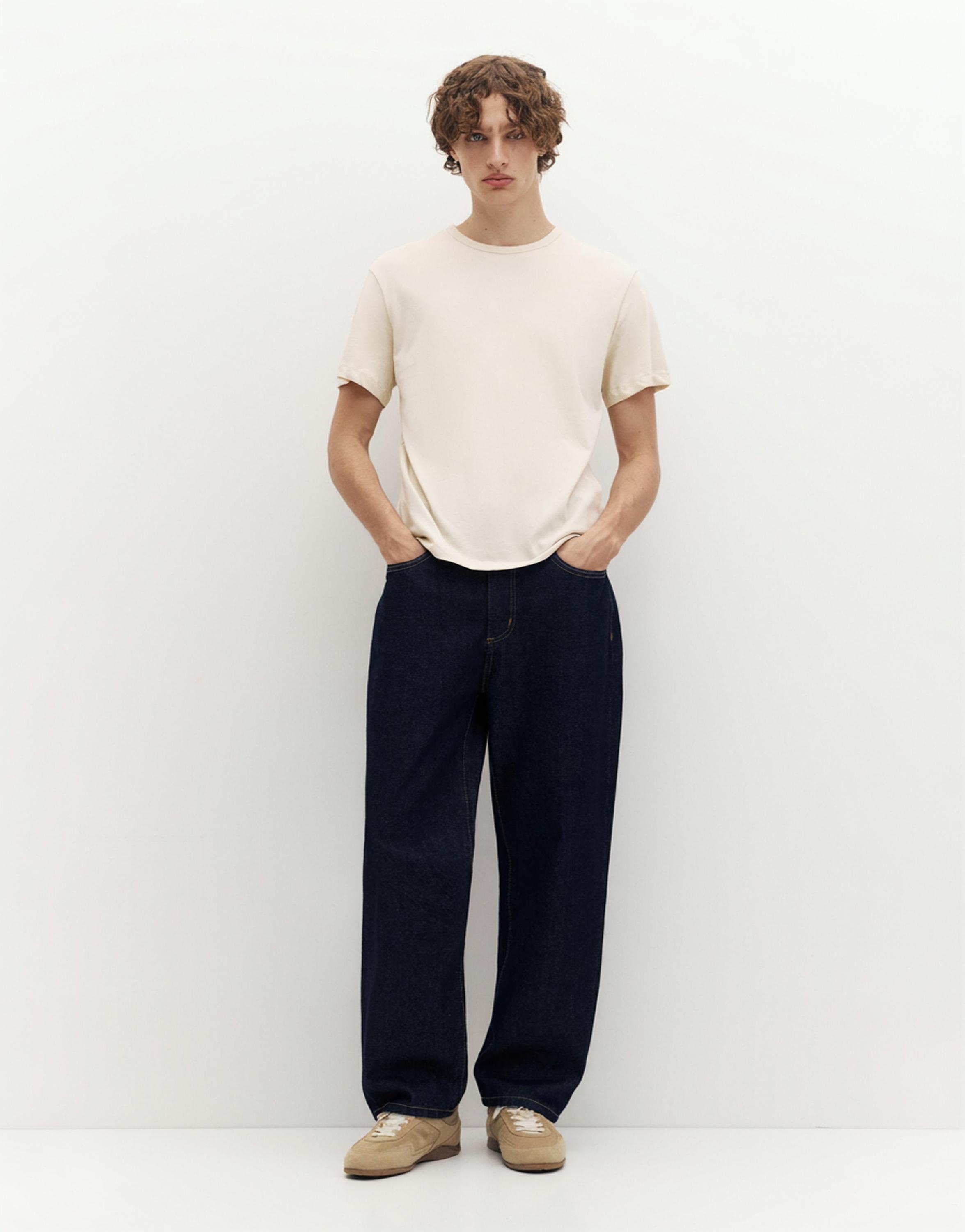 Slim fit basic T-shirt — Butter