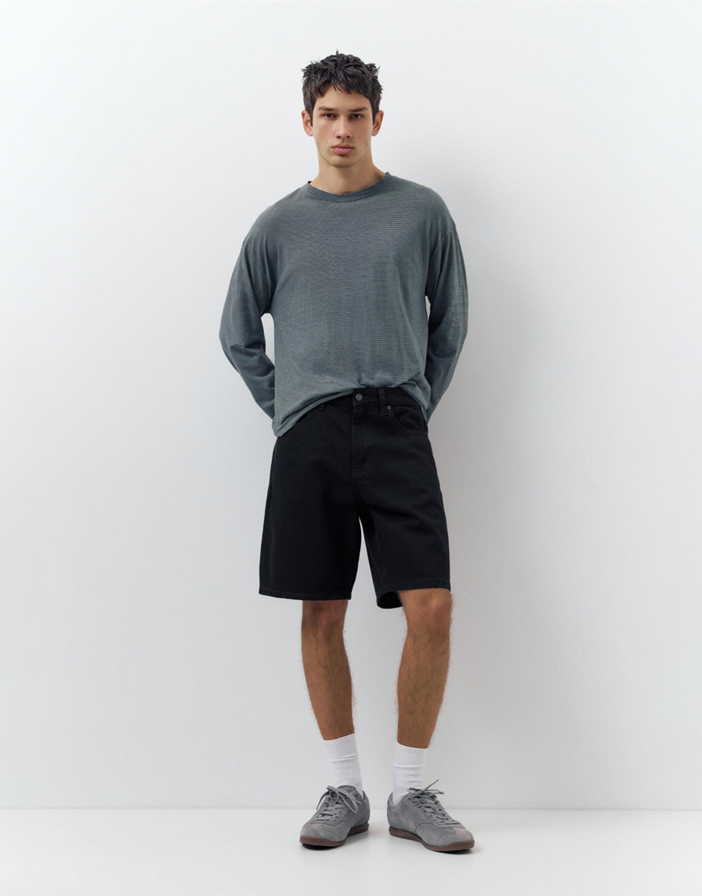 Standart kesim distressed denim bermuda - Görsel 18