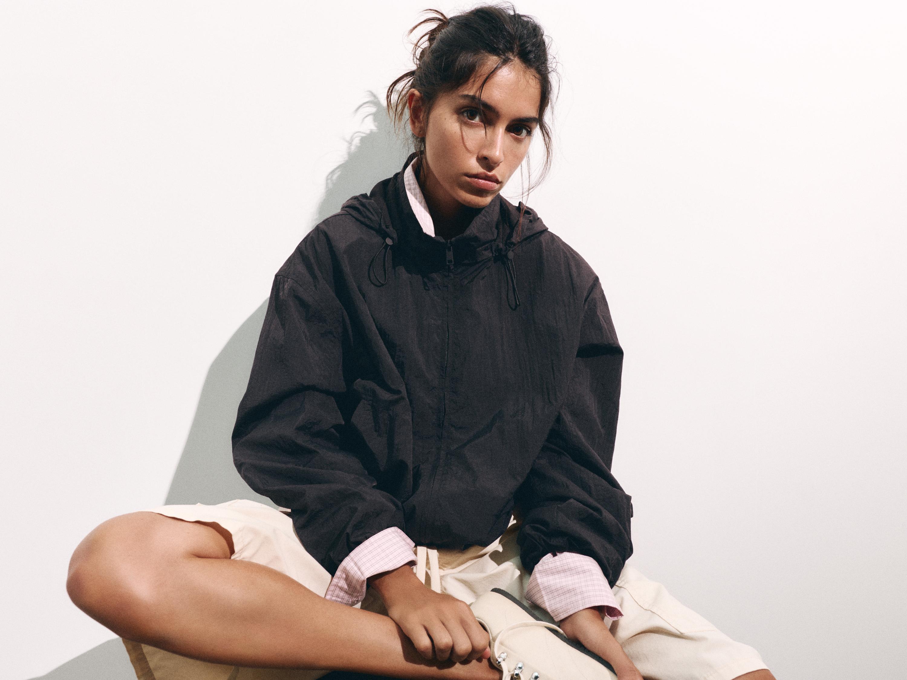 Lightweight hooded jacket — Black