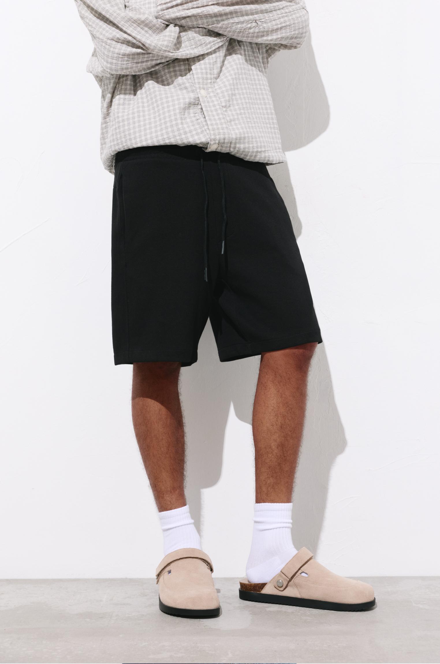 Piqué jogger Bermuda shorts — Black