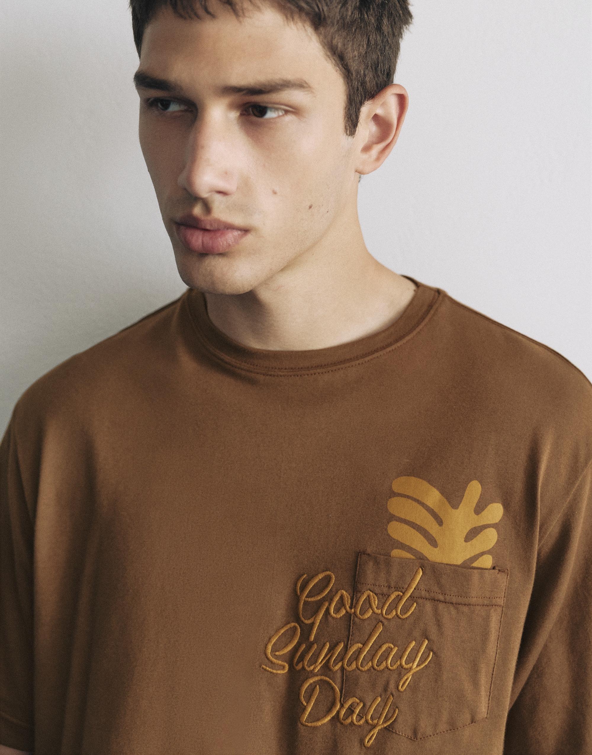 Boxy-fit graphic pocket T-shirt — Brown