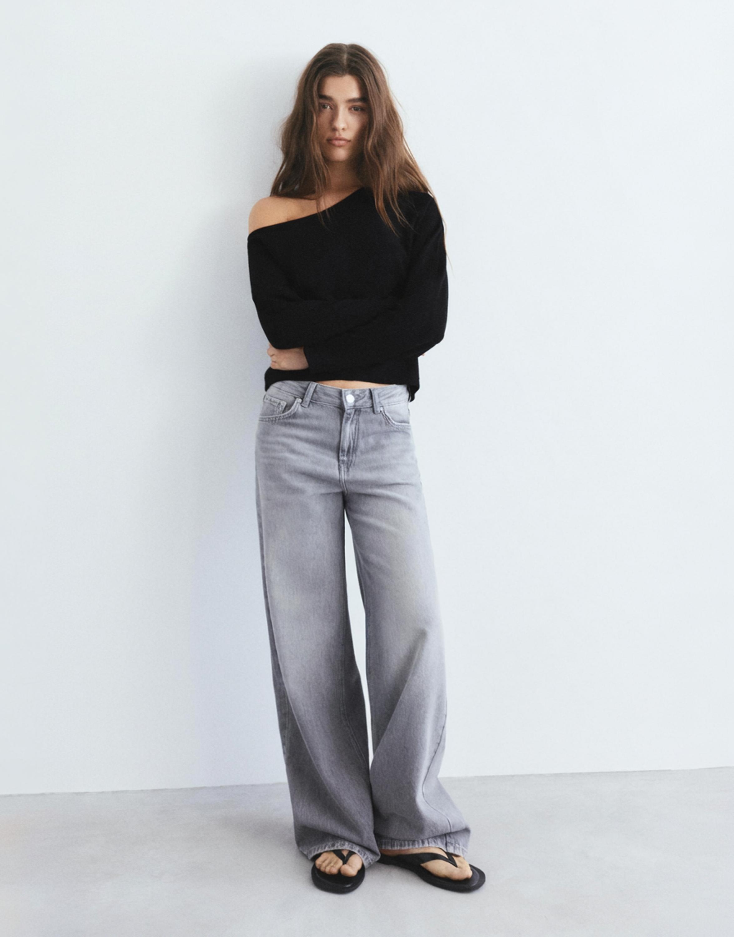 Asymmetric jumper — Black