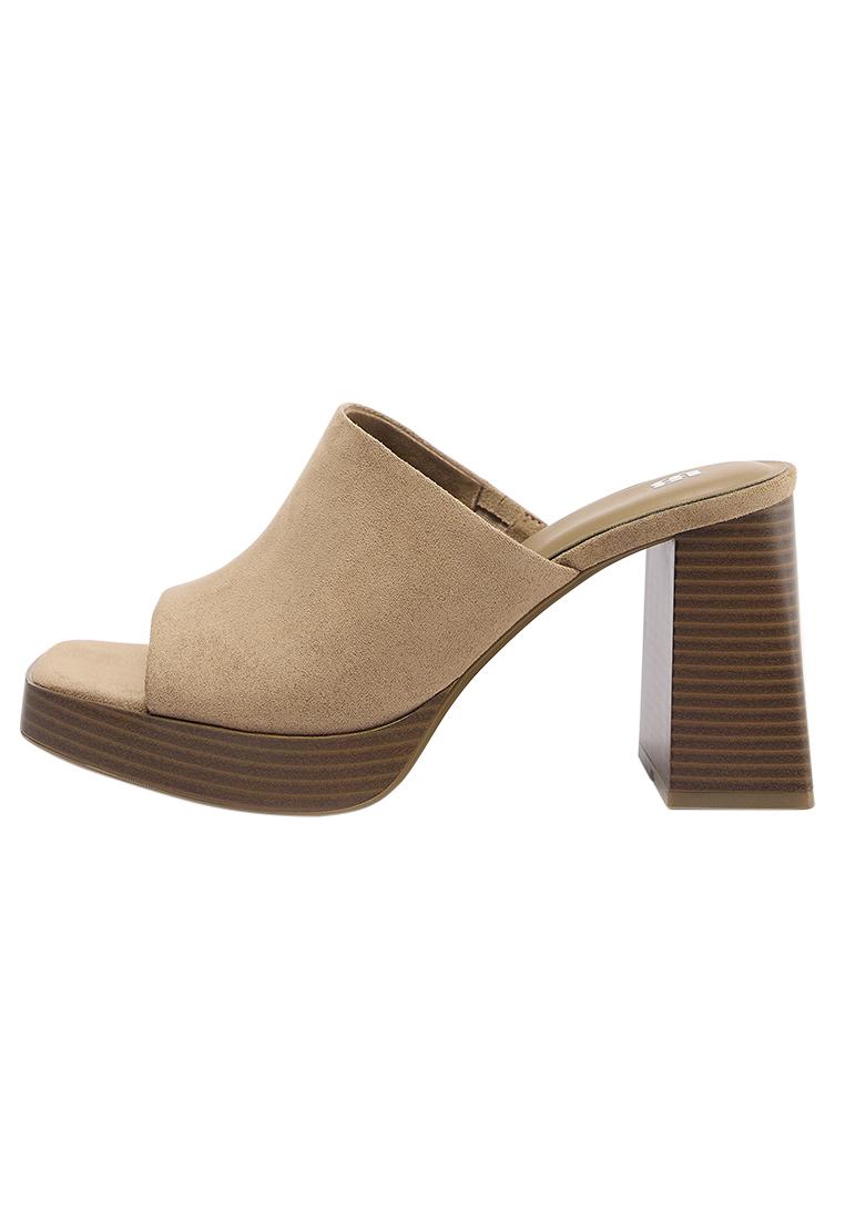 Heeled clogs — Brown