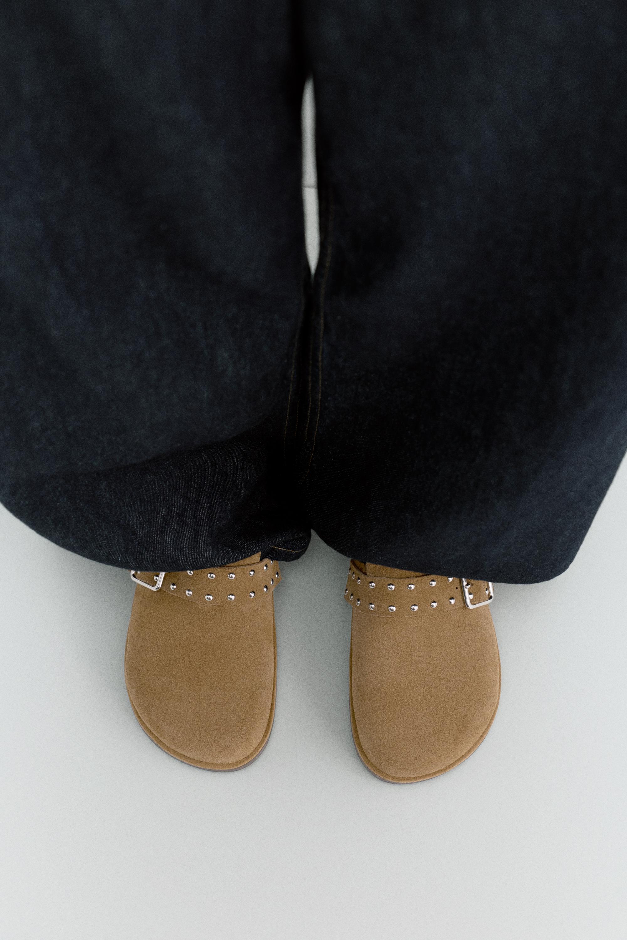 Leather studded clogs — Sand