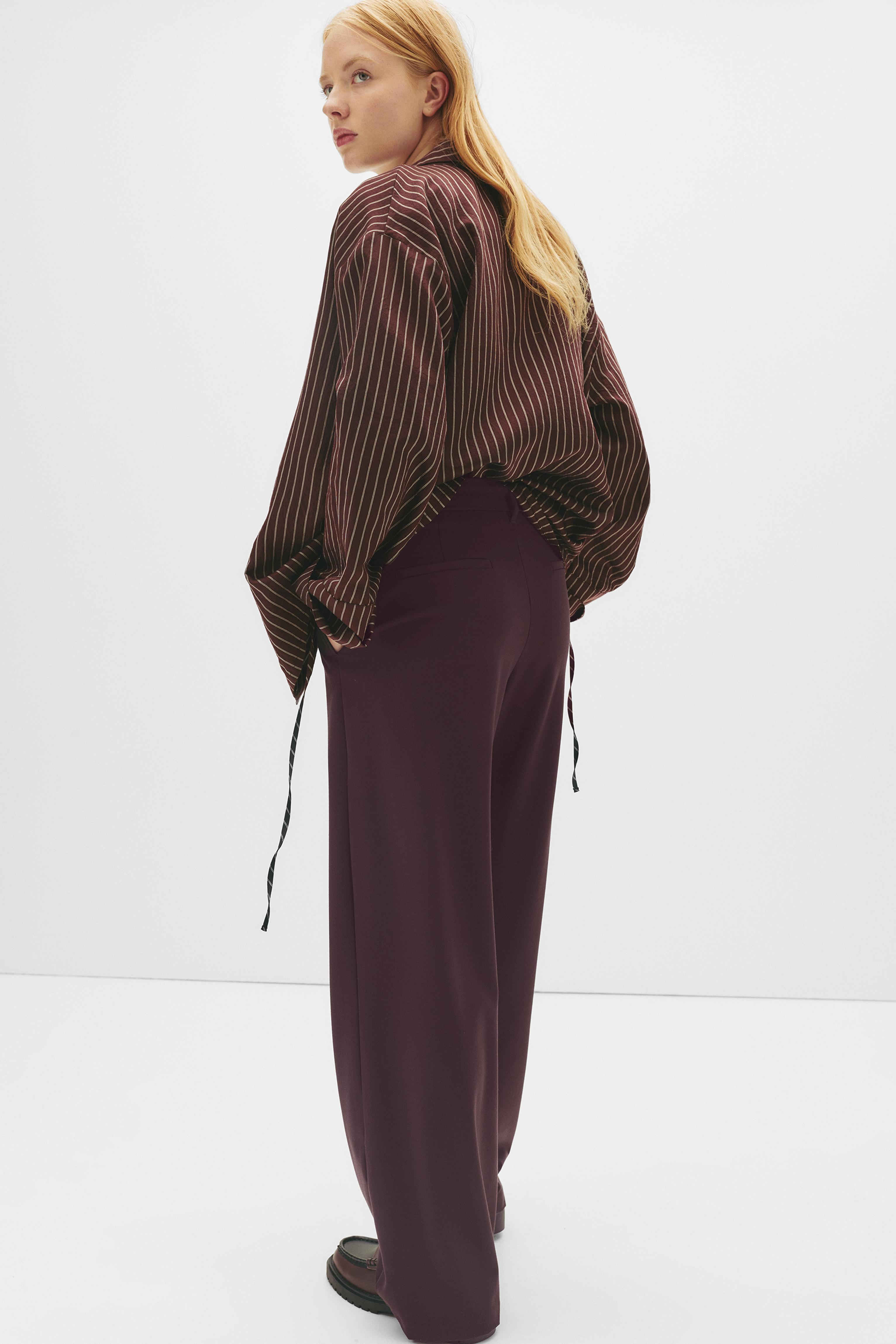 Darted smart trousers — Burgundy