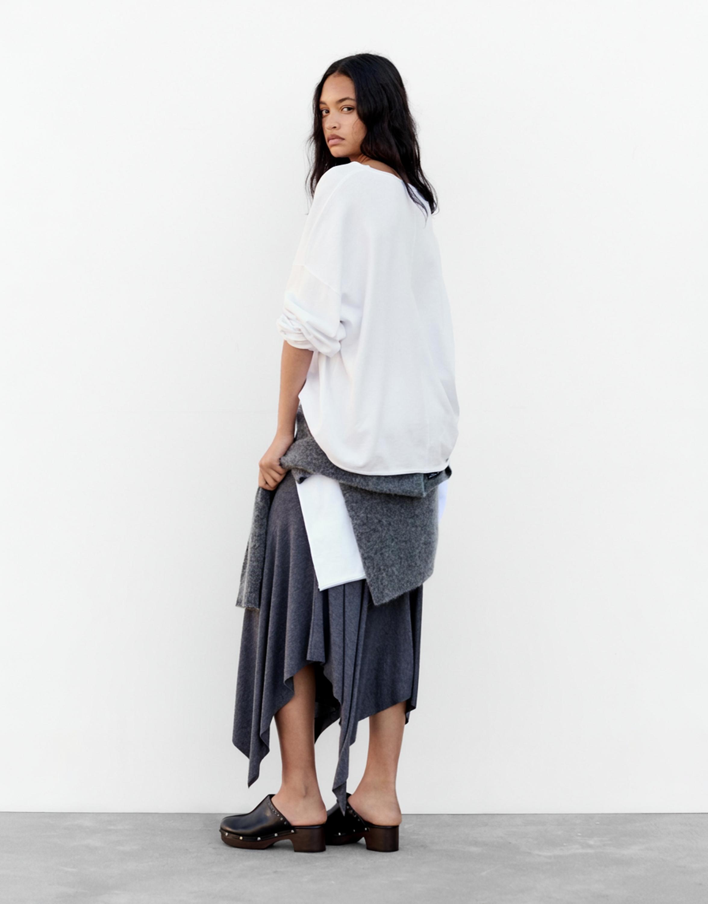 Uzun kollu oversize t-shirt - Görsel 26