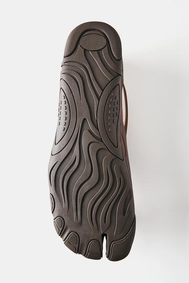 Pleasures trainers — Contrast 5