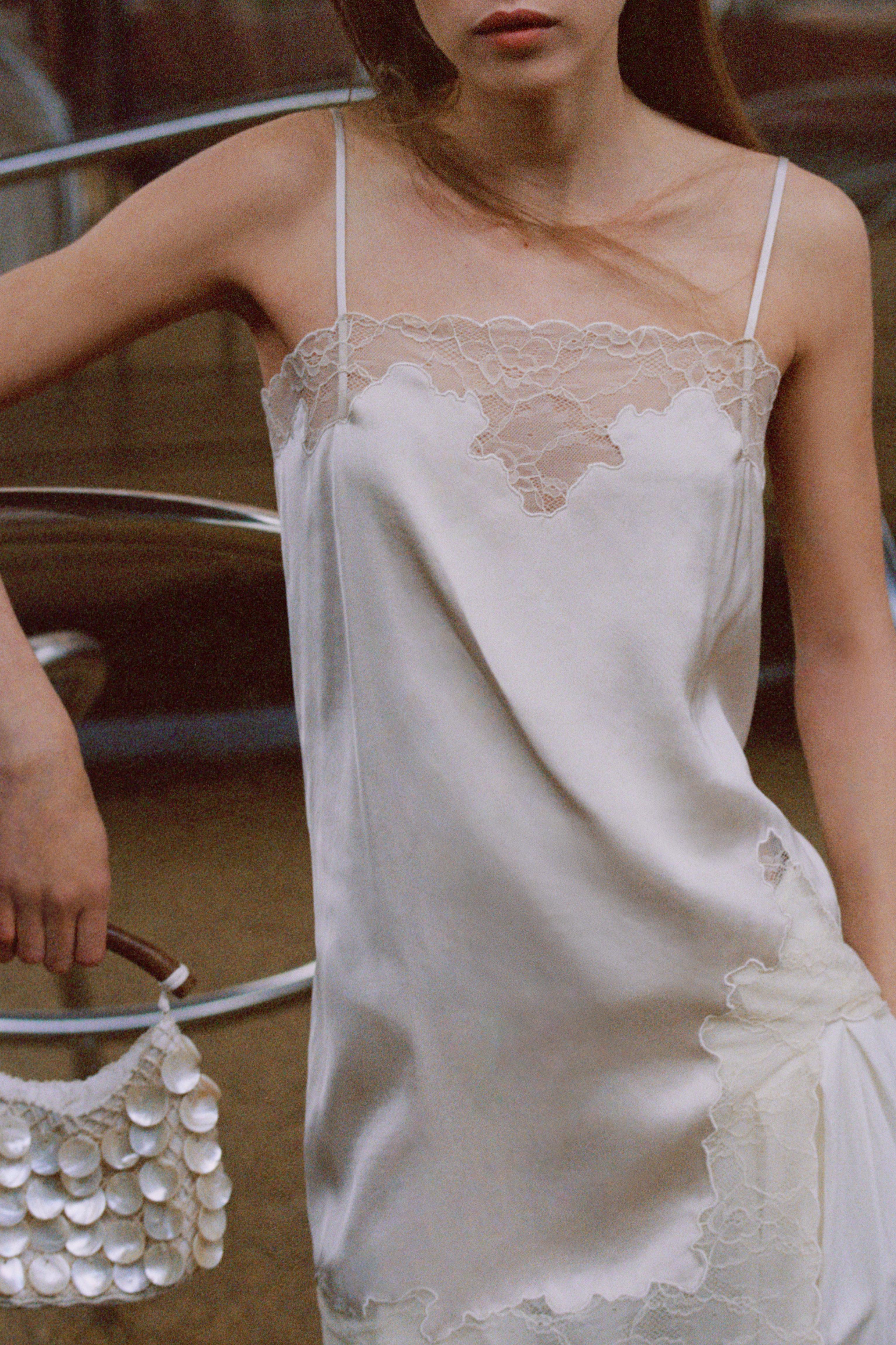 İnce askılı dantelli top - Görsel 18