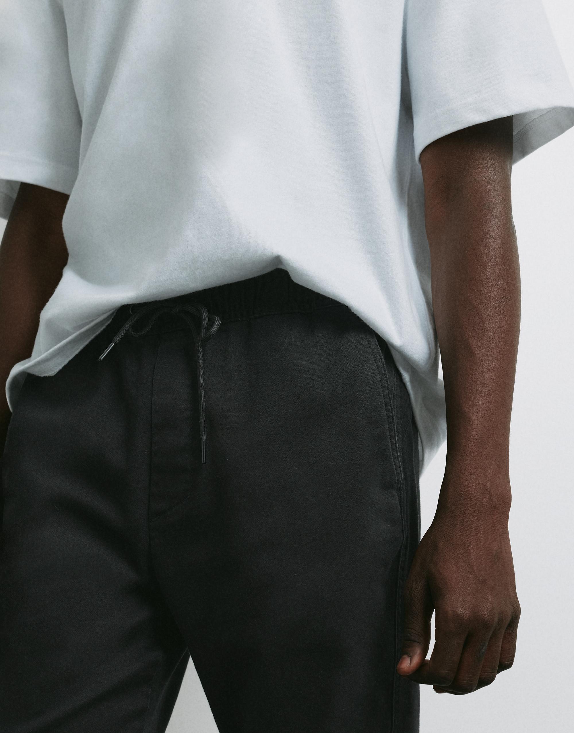 Regular fit jogging trousers — Black
