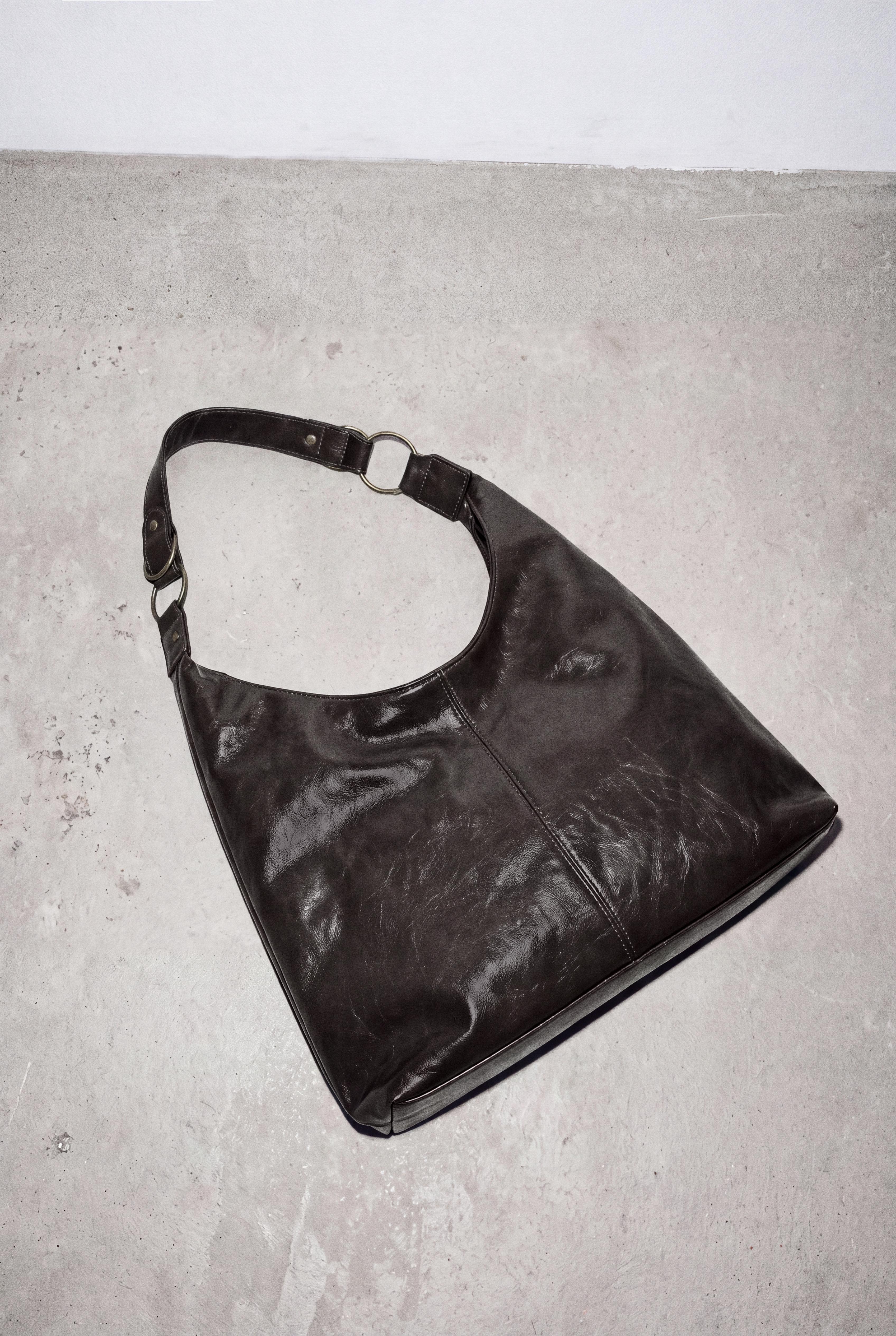 Worn-effect shopper bag — Brown