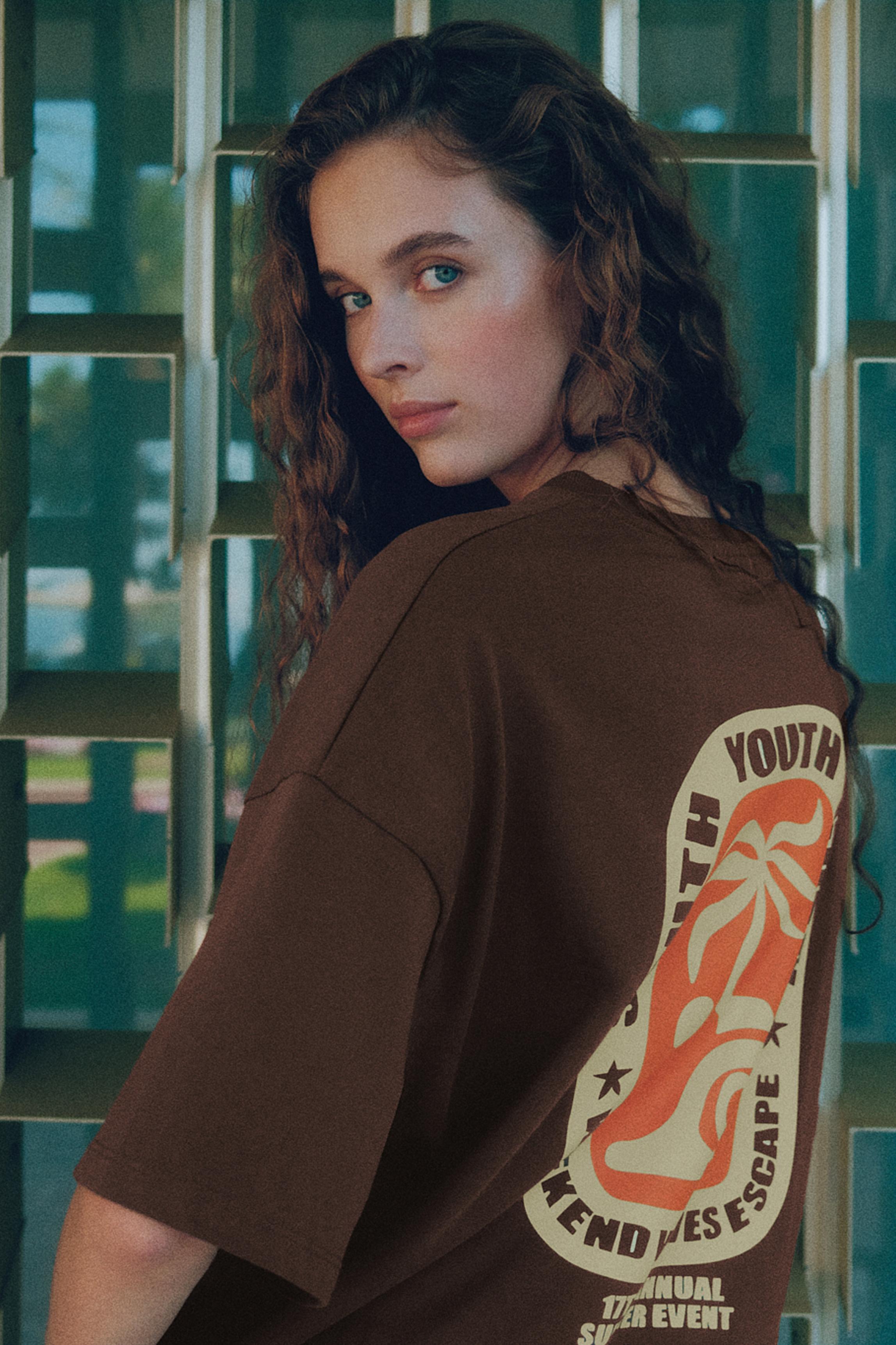 Brown palm tree graphic T-shirt — Brown