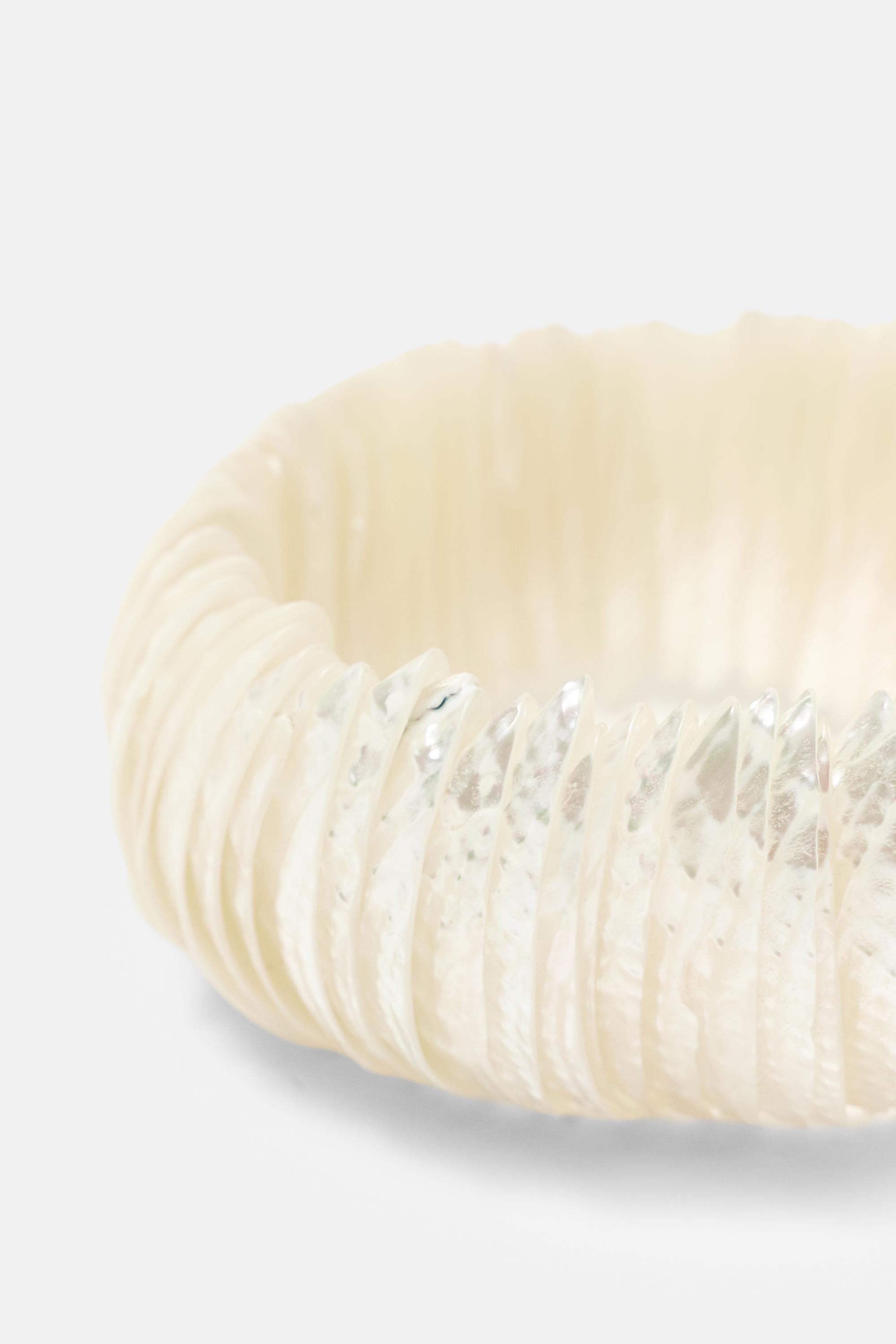 Mother-of-pearl-effect bracelet — Ice