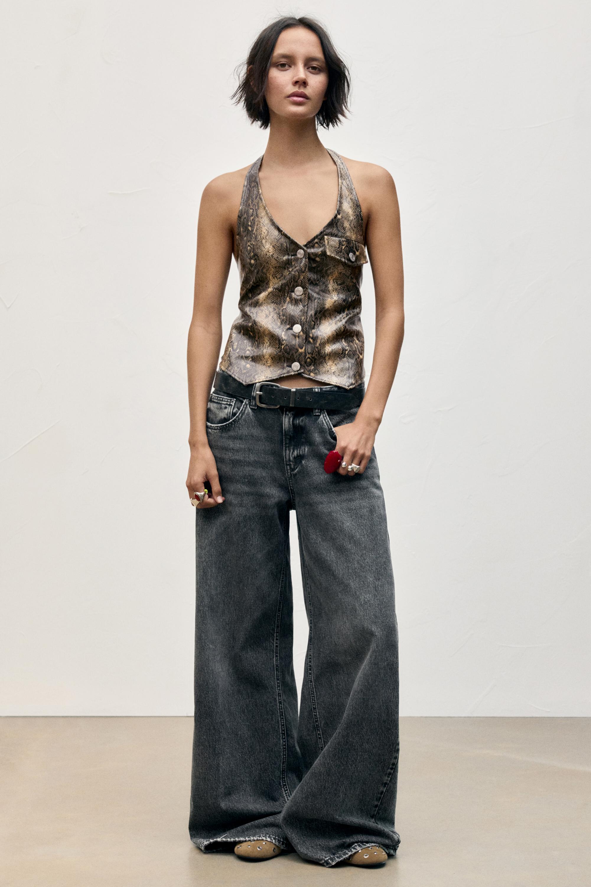 Top z dekoltem halter z efektem wężowej skóry – PULL&BEAR