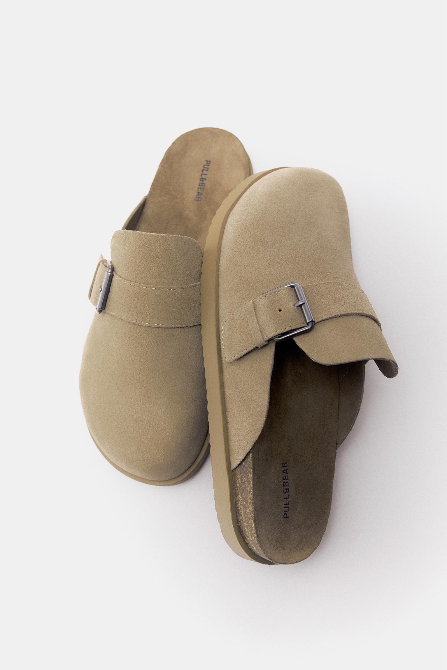 Leather buckle clogs — Ecru