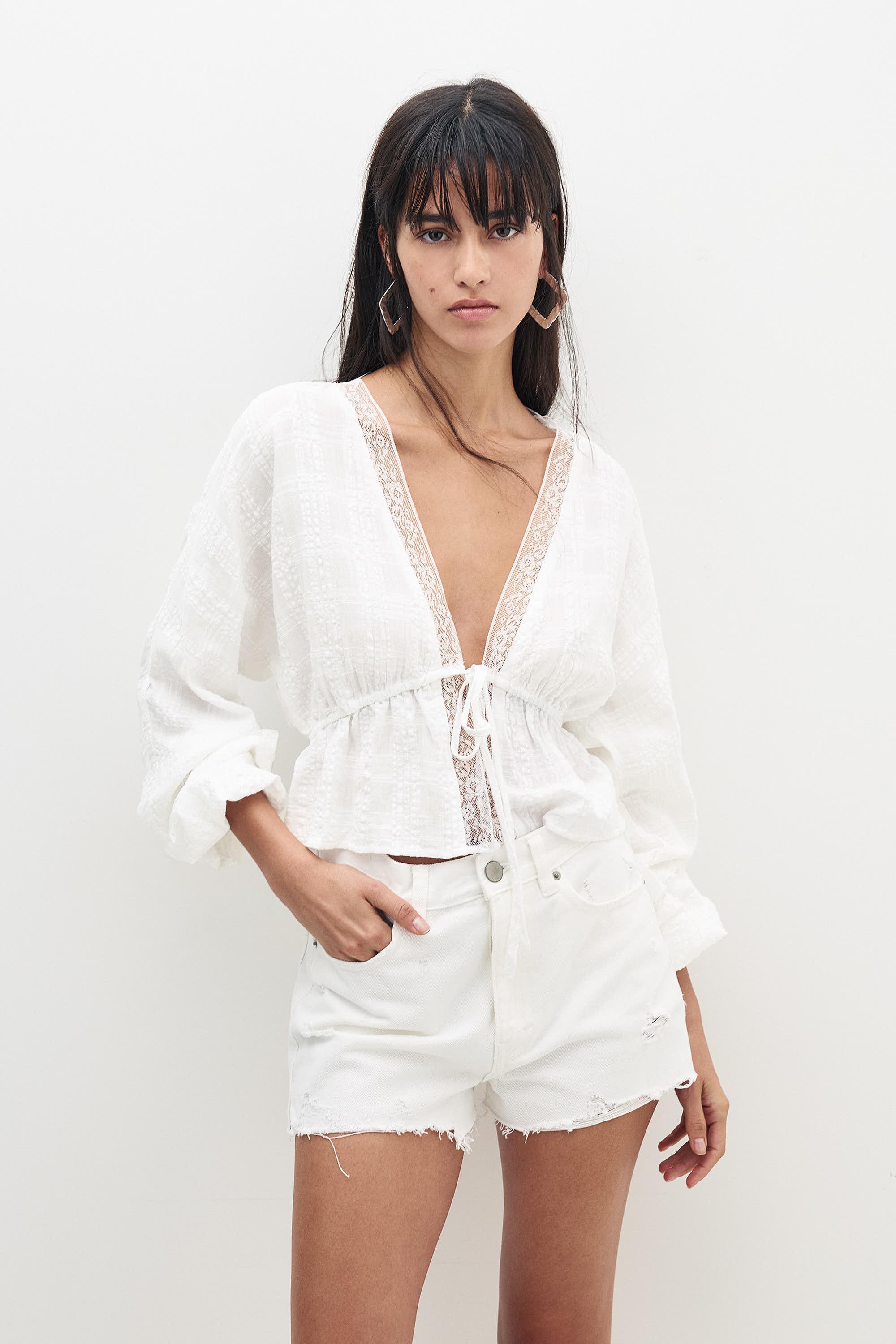 Bluse Mit Lace Und Schleife