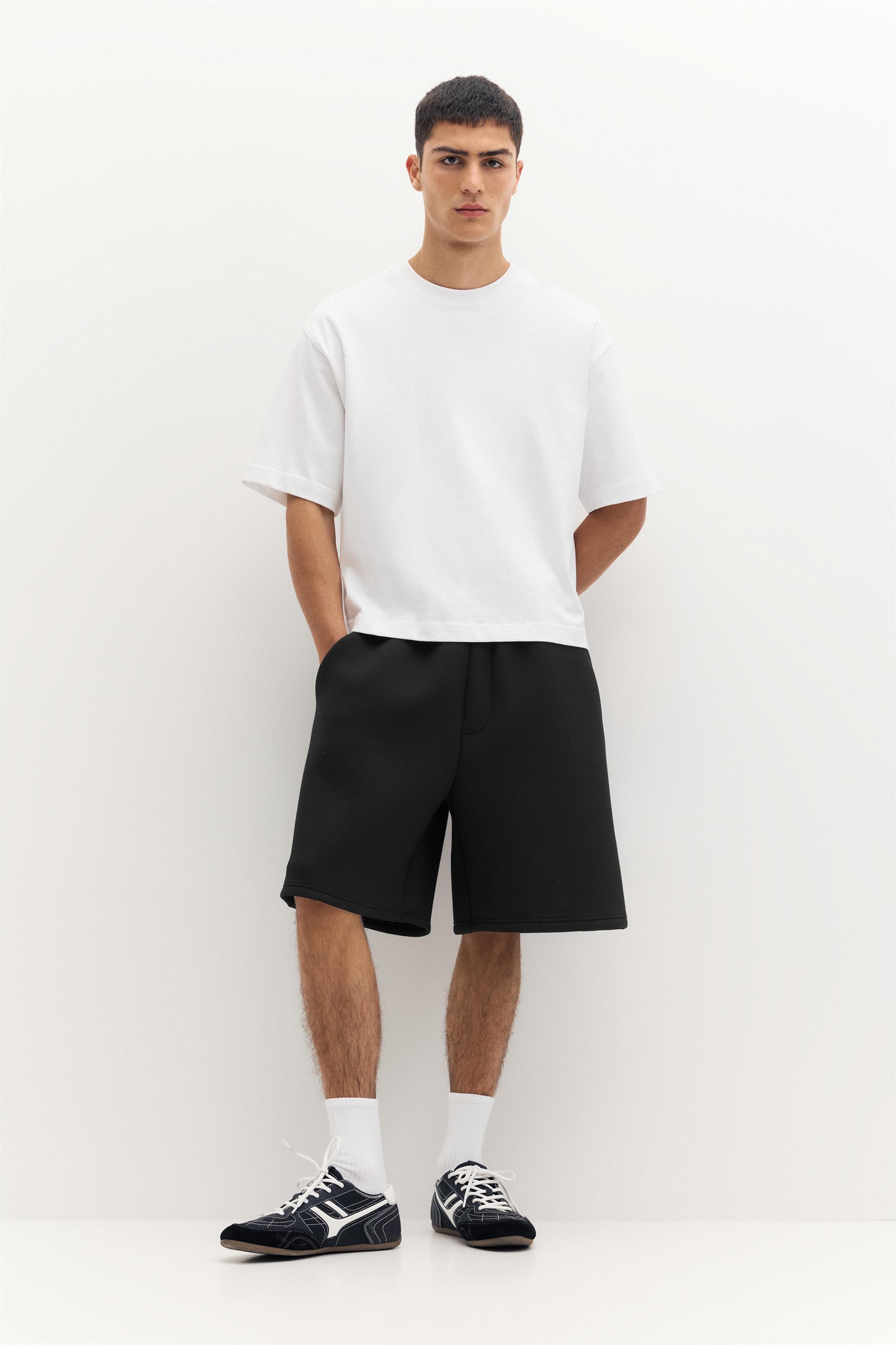 Neoprene-effect jogger Bermuda shorts — Black