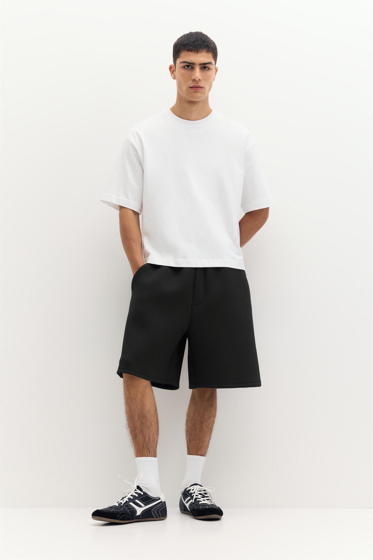 Neoprene-effect jogger Bermuda shorts — Black