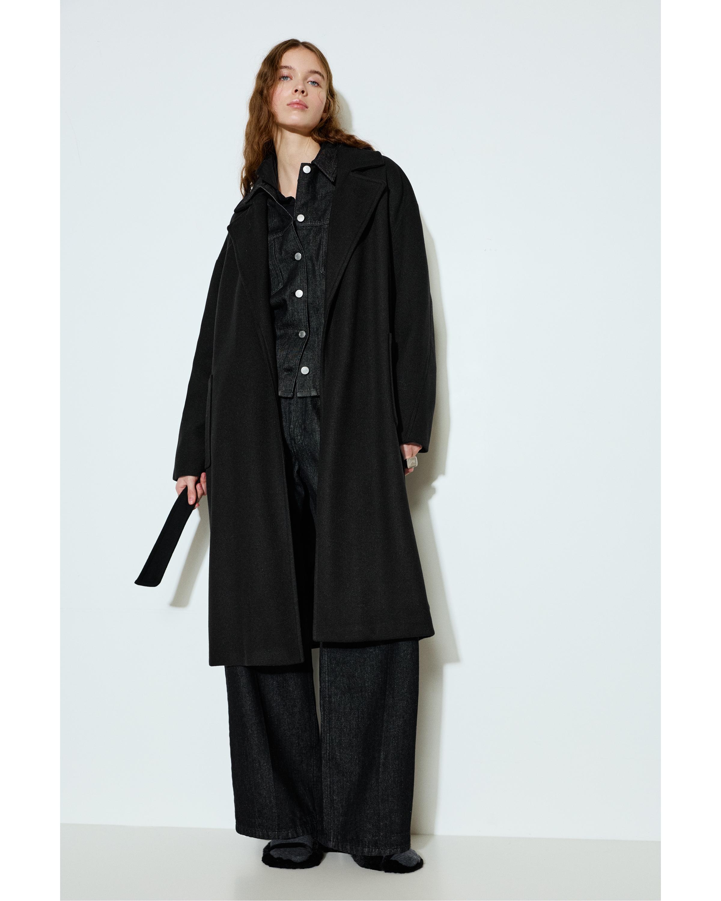 Long felt coat with belt — Black